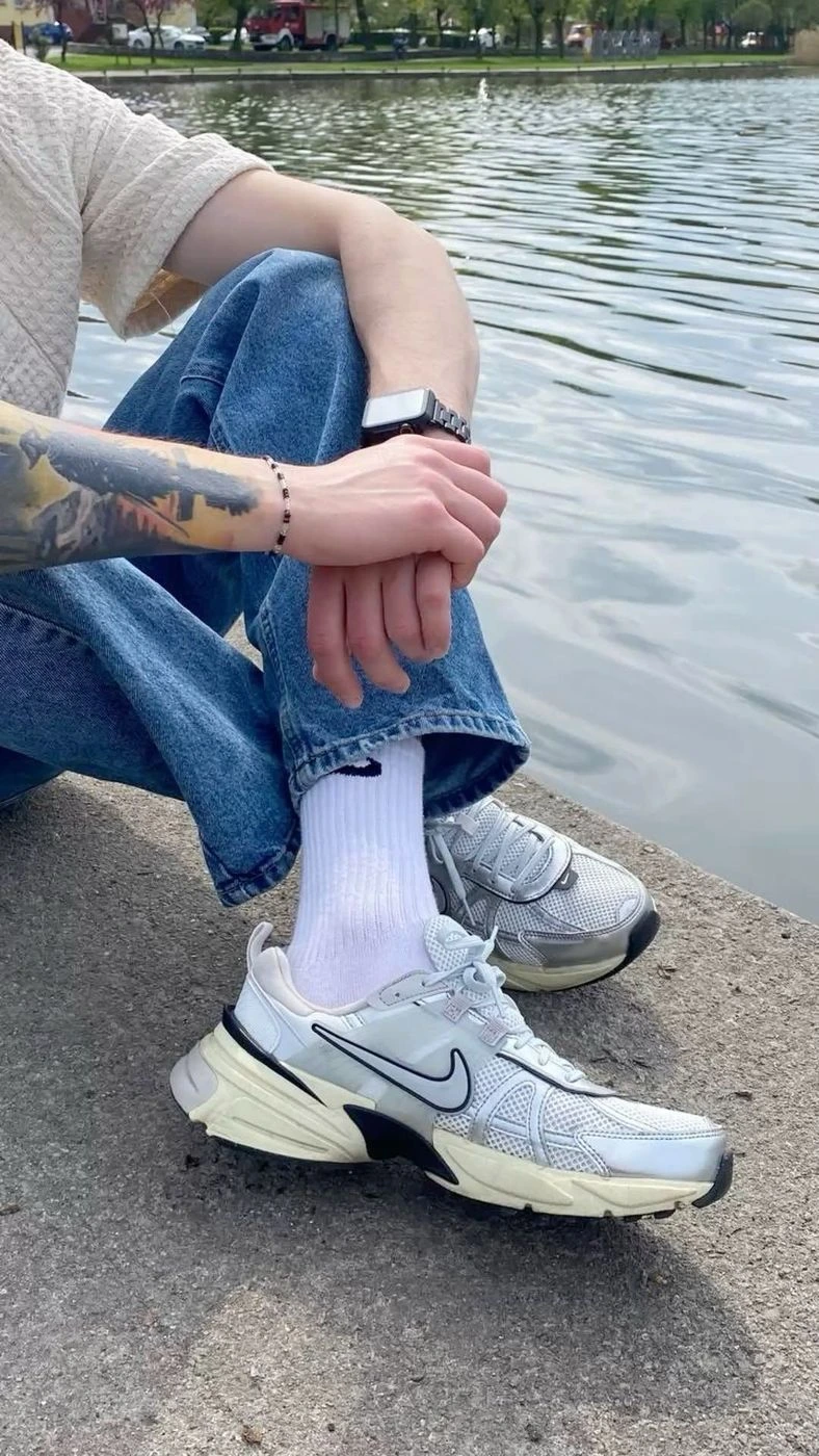 V2K RUN SUMMIT WHITE METALLIC SILVER 5