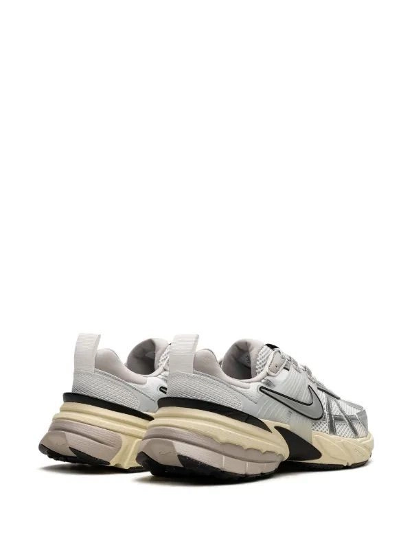 V2K RUN SUMMIT WHITE METALLIC SILVER 3