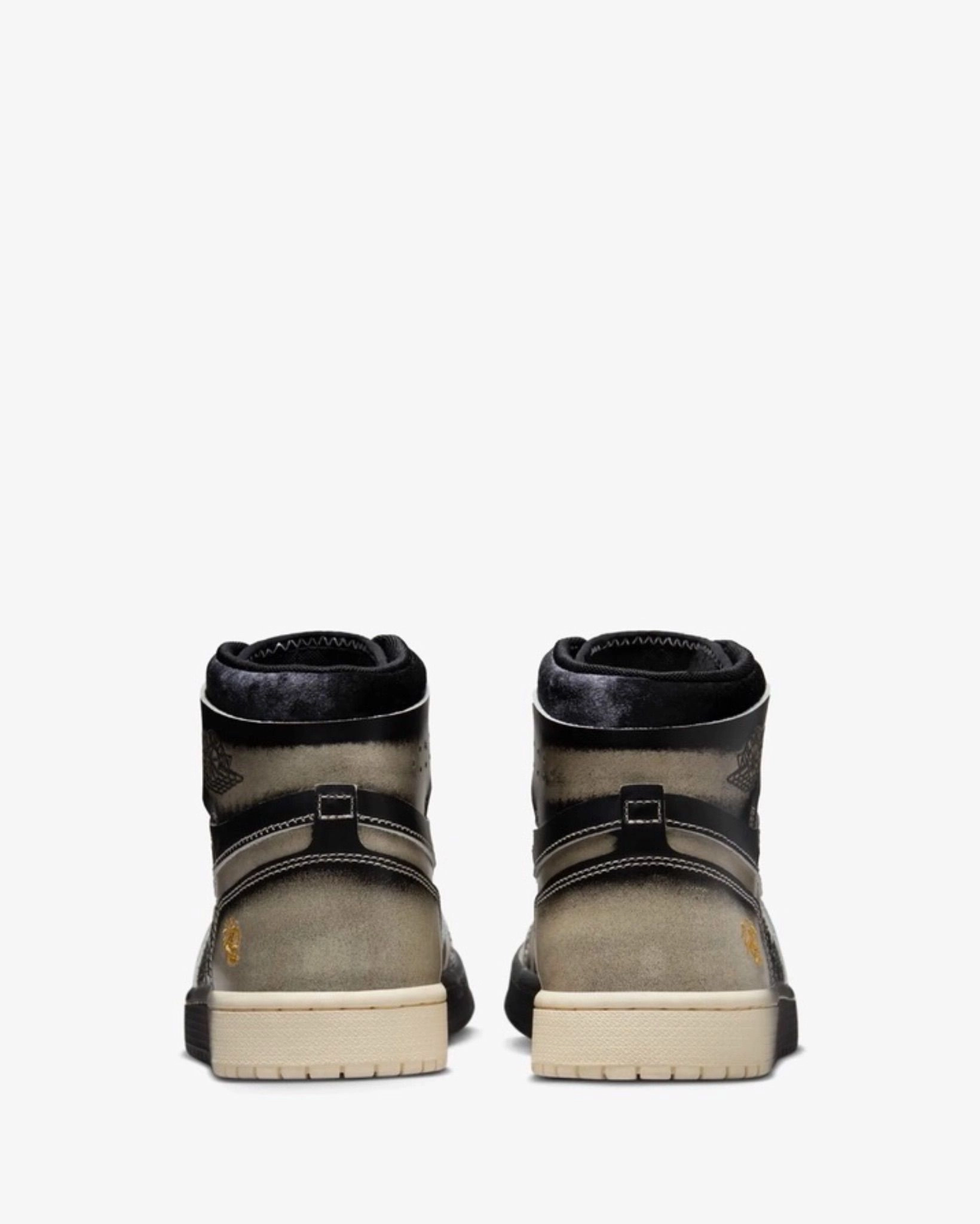 AIR JORDAN RETRO 1 HIGH (DÍA DE MUERTOS) 4