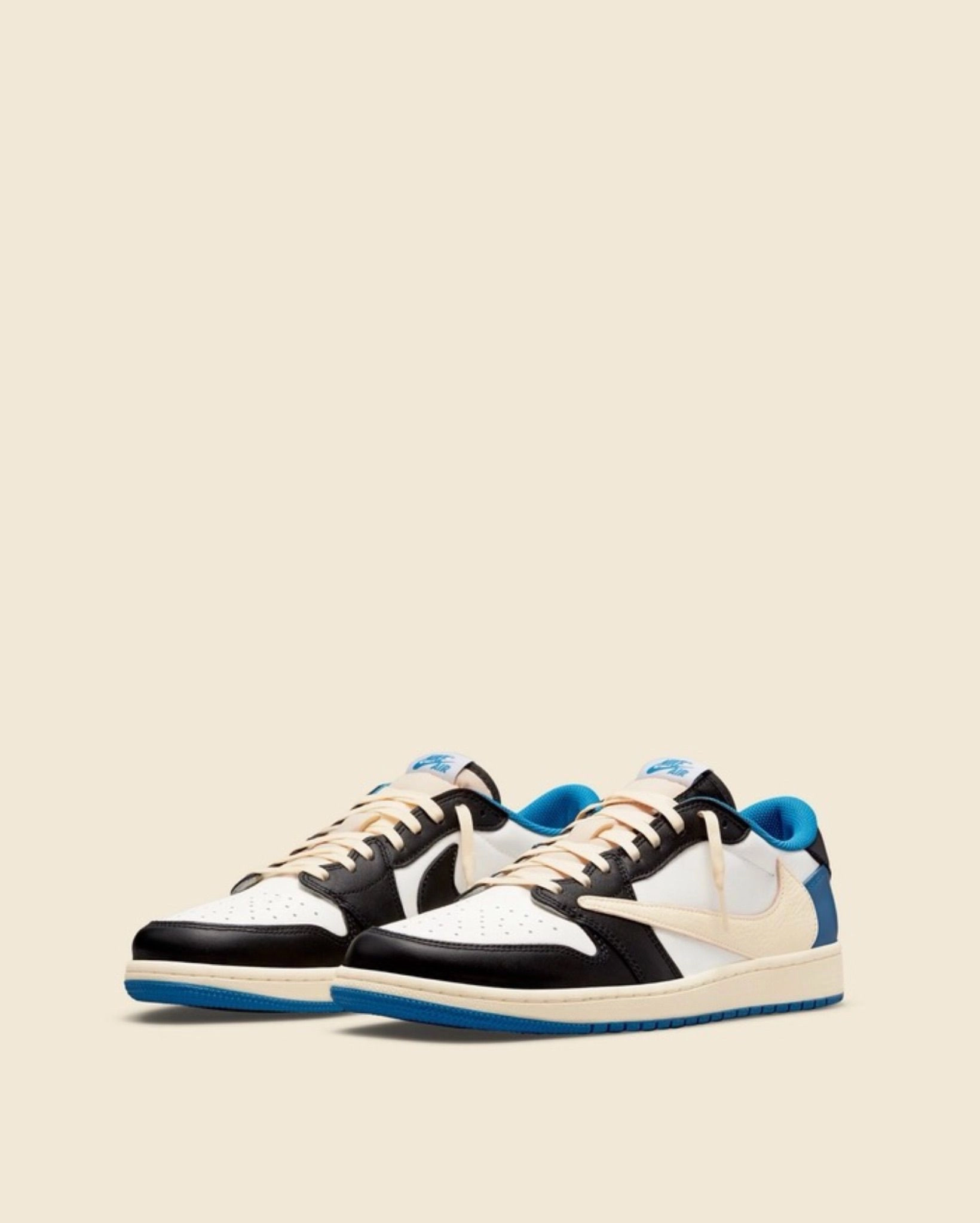 AIR JORDAN RETRO 1 LOW TRAVIS (FRAGMENT) 2