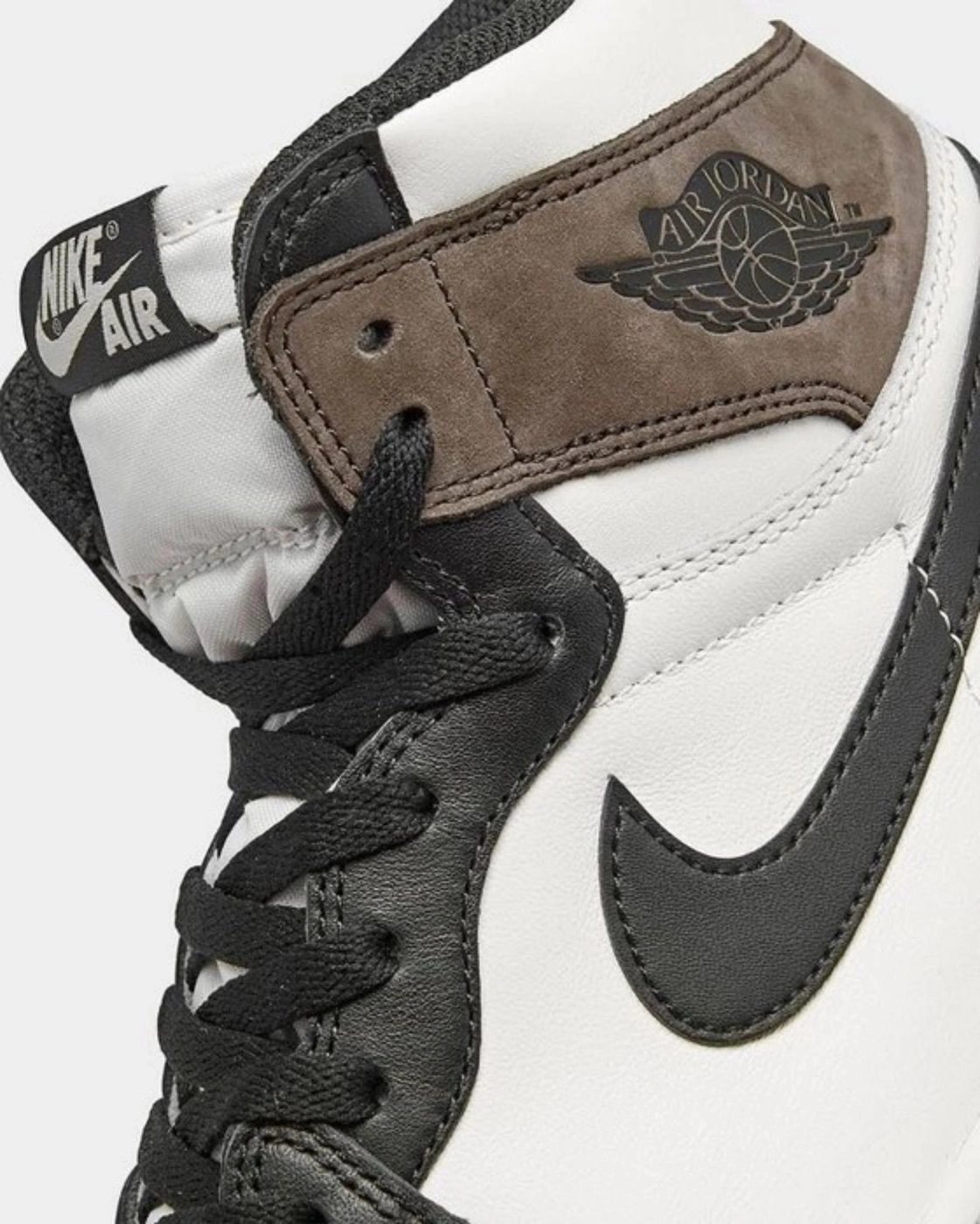 AIR JORDAN RETRO 1 HIGH (DARK MOCHA) 2
