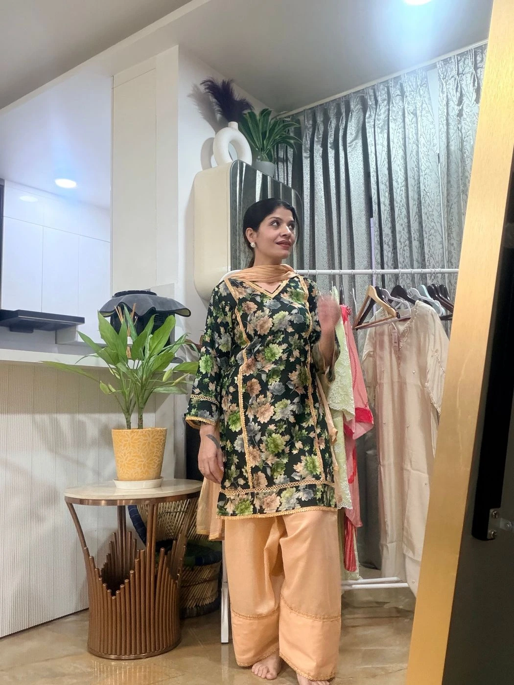 Floral printed Farshi suit set black &peach