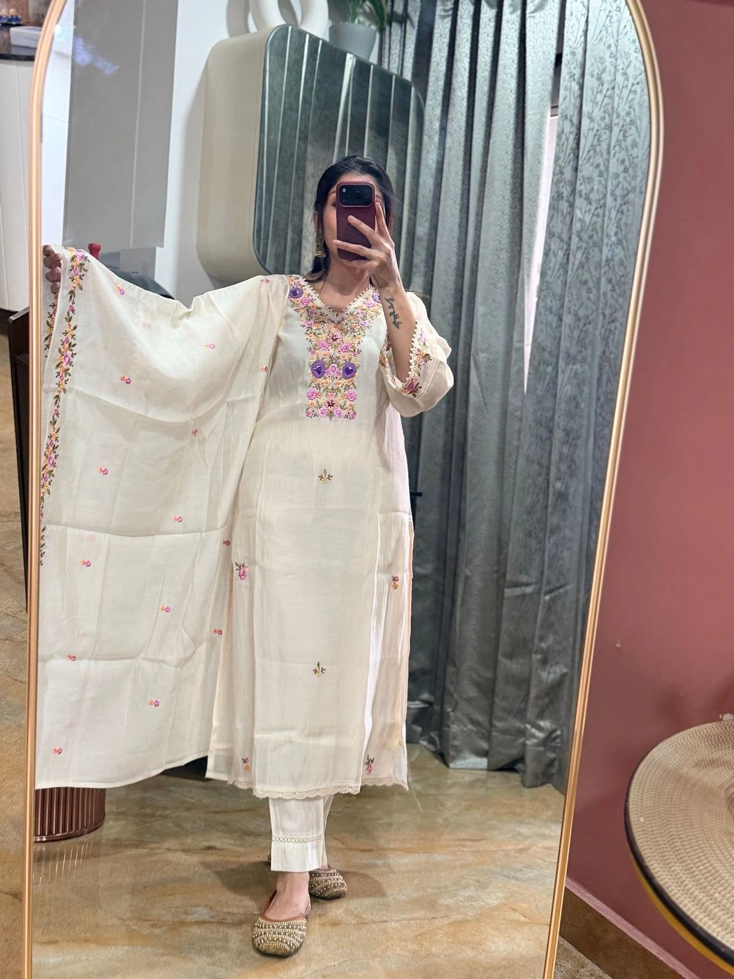 Premium White Floral Embroidered Kurta Pant Set with Dupatta 1