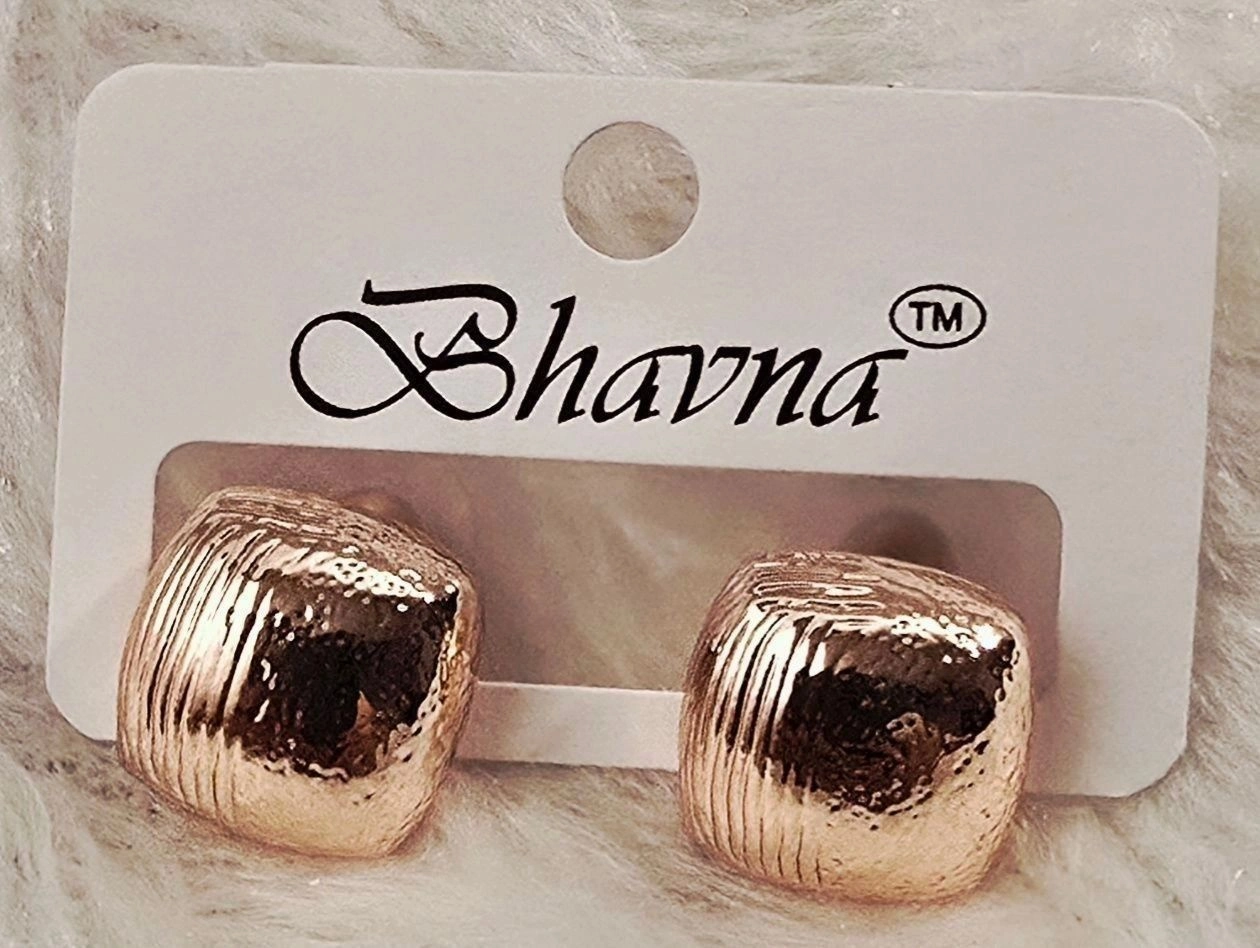 Ridged Square Stud Earrings