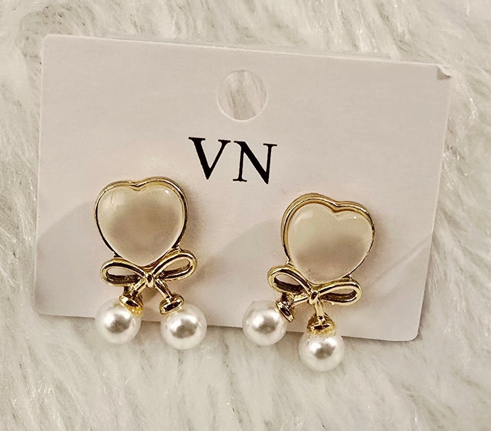 Heart-Shaped Stud With Pearl Drop & Bow Accent