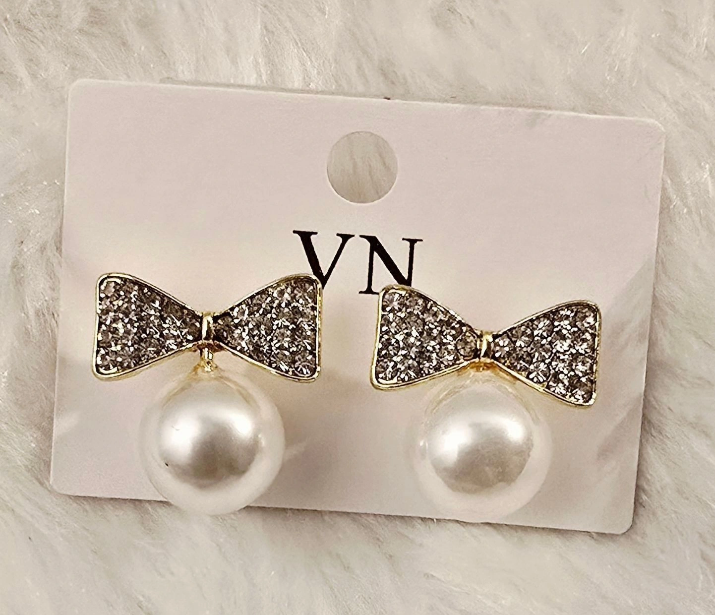 Pearl-Cubic Bow Stud Earrings