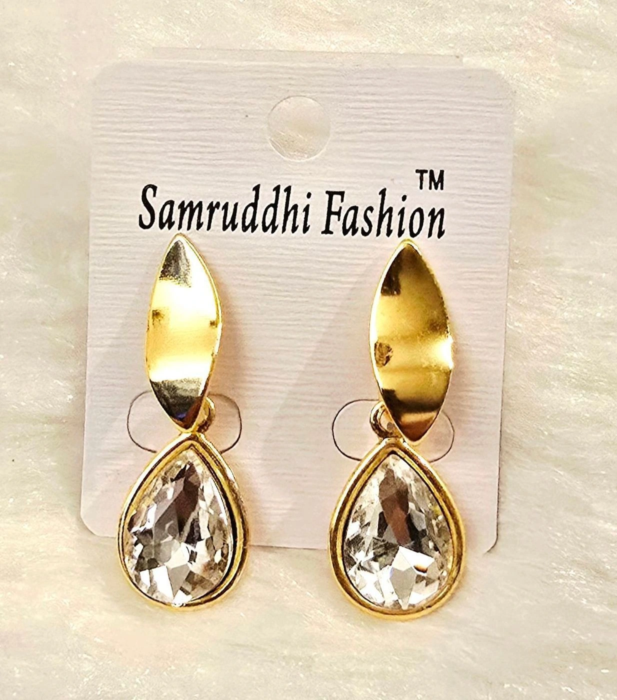 White Tear Drop With Leaf Top