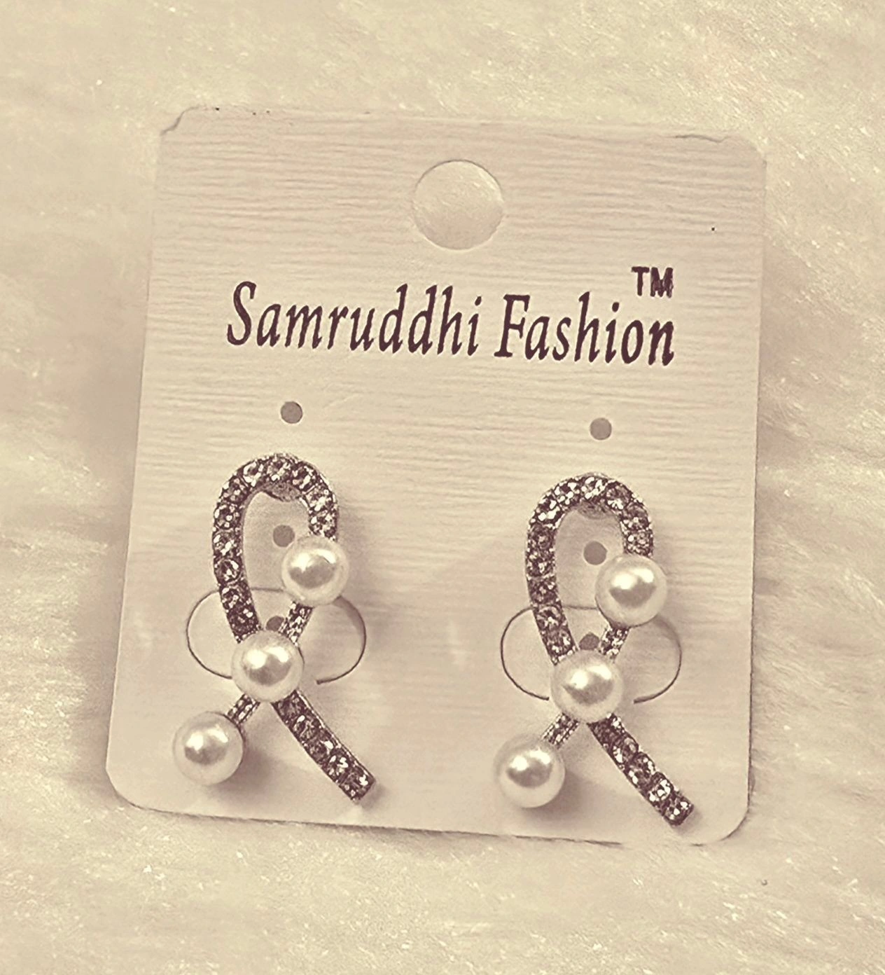 Silver Ribbon With White Beads