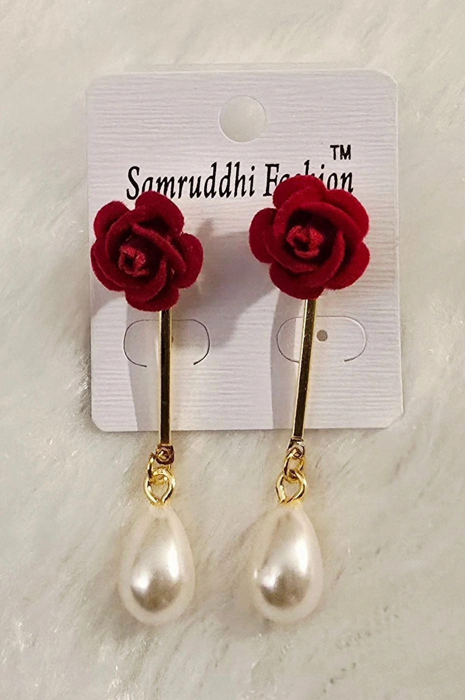 Rose Stud With White Pearl-Like Hangiings