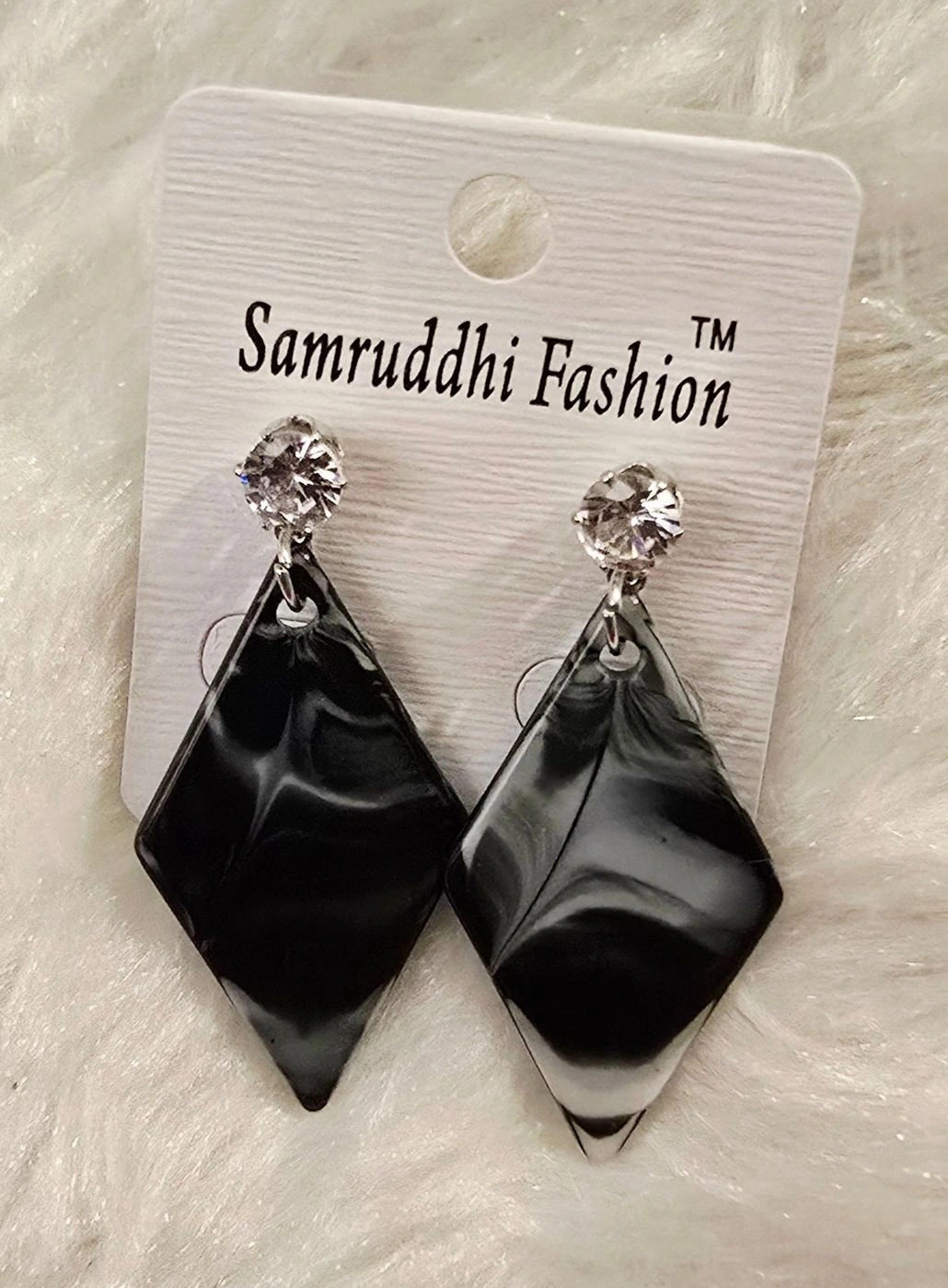 Black Geometric Diamond Shape 1
