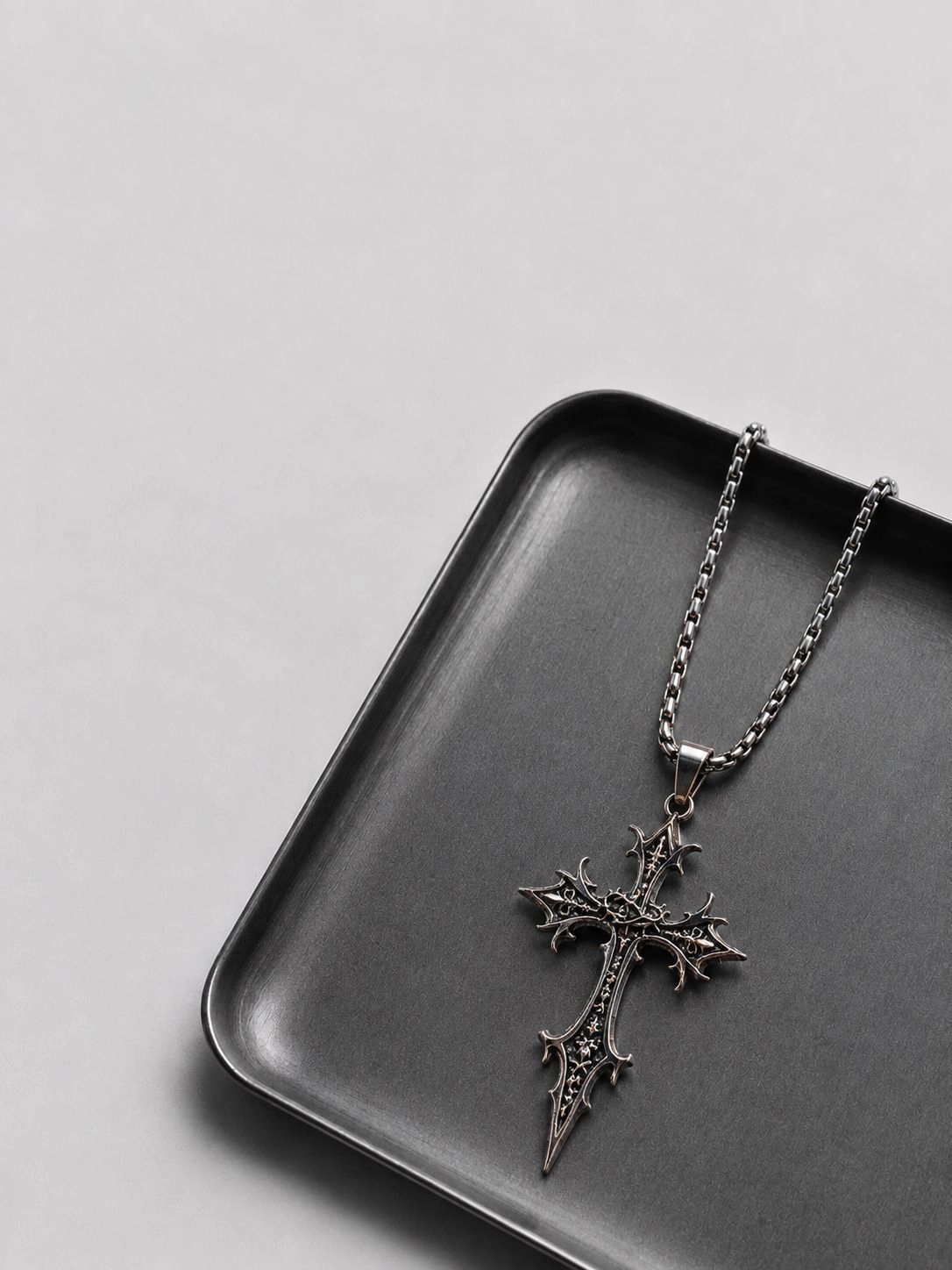 GOTHIC CROSS CHAIN