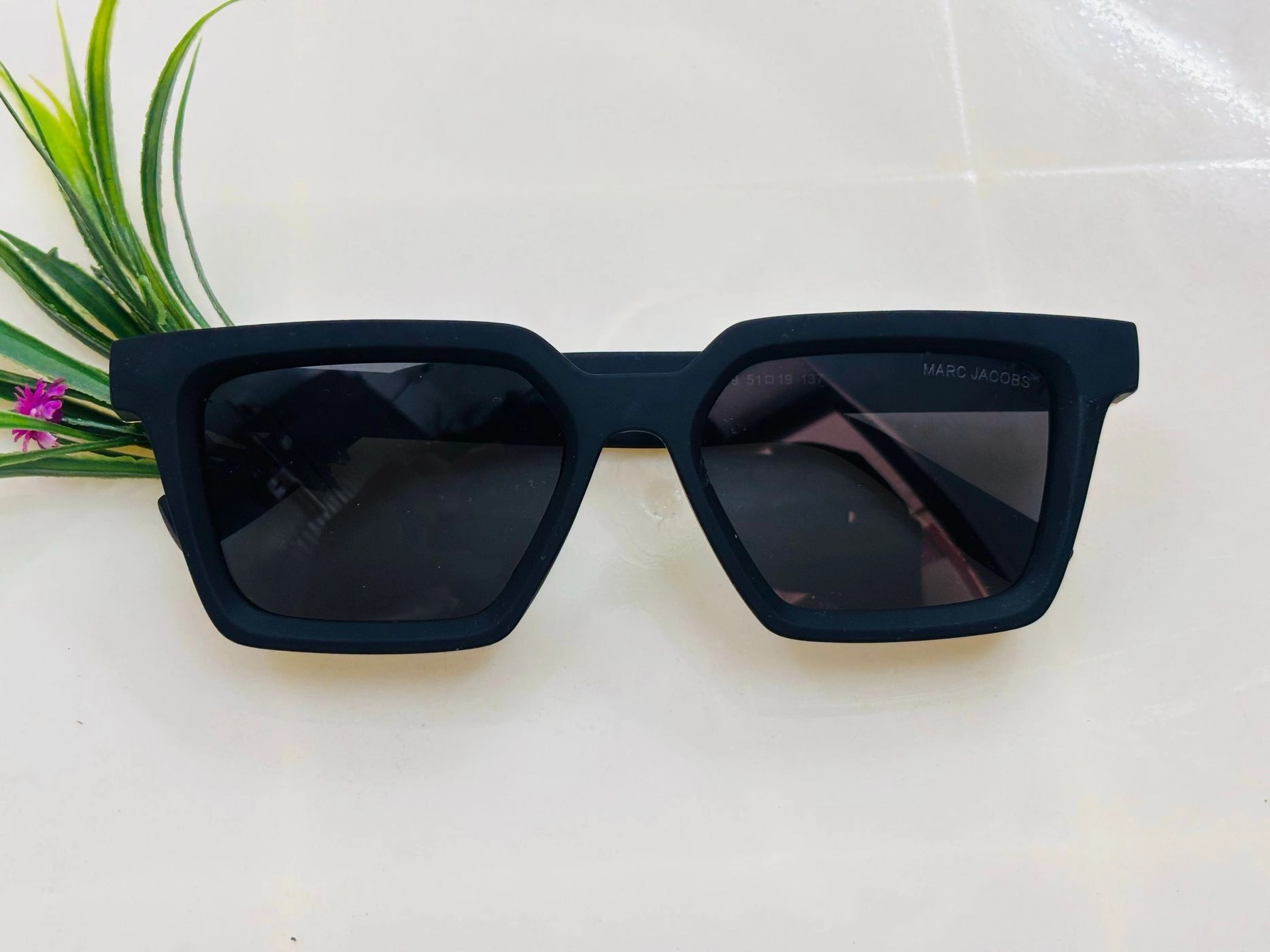 Tickkart M Jacobs Sunglass 2