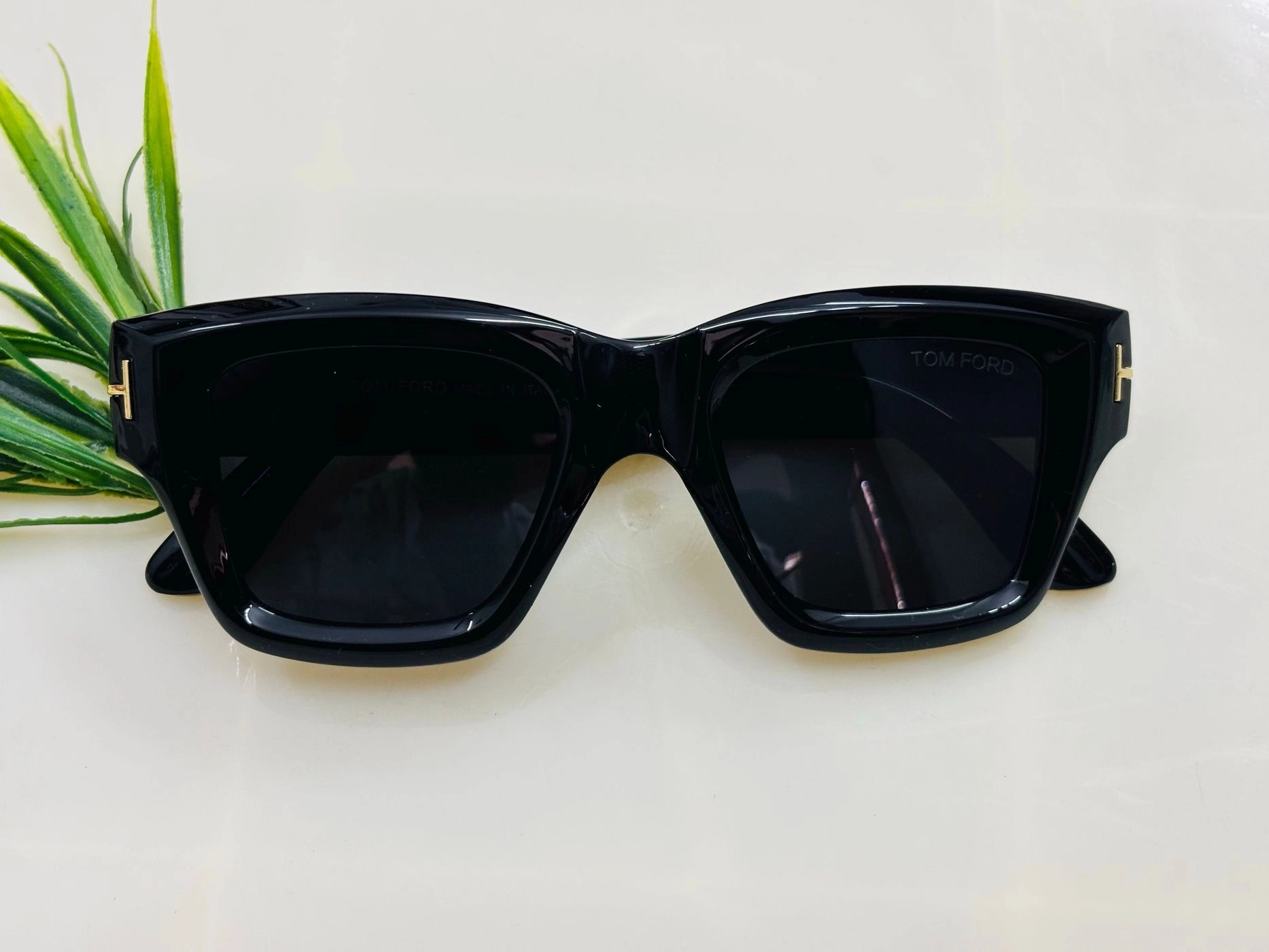 Tickkart TOM-Fo Gold T sunglass 2