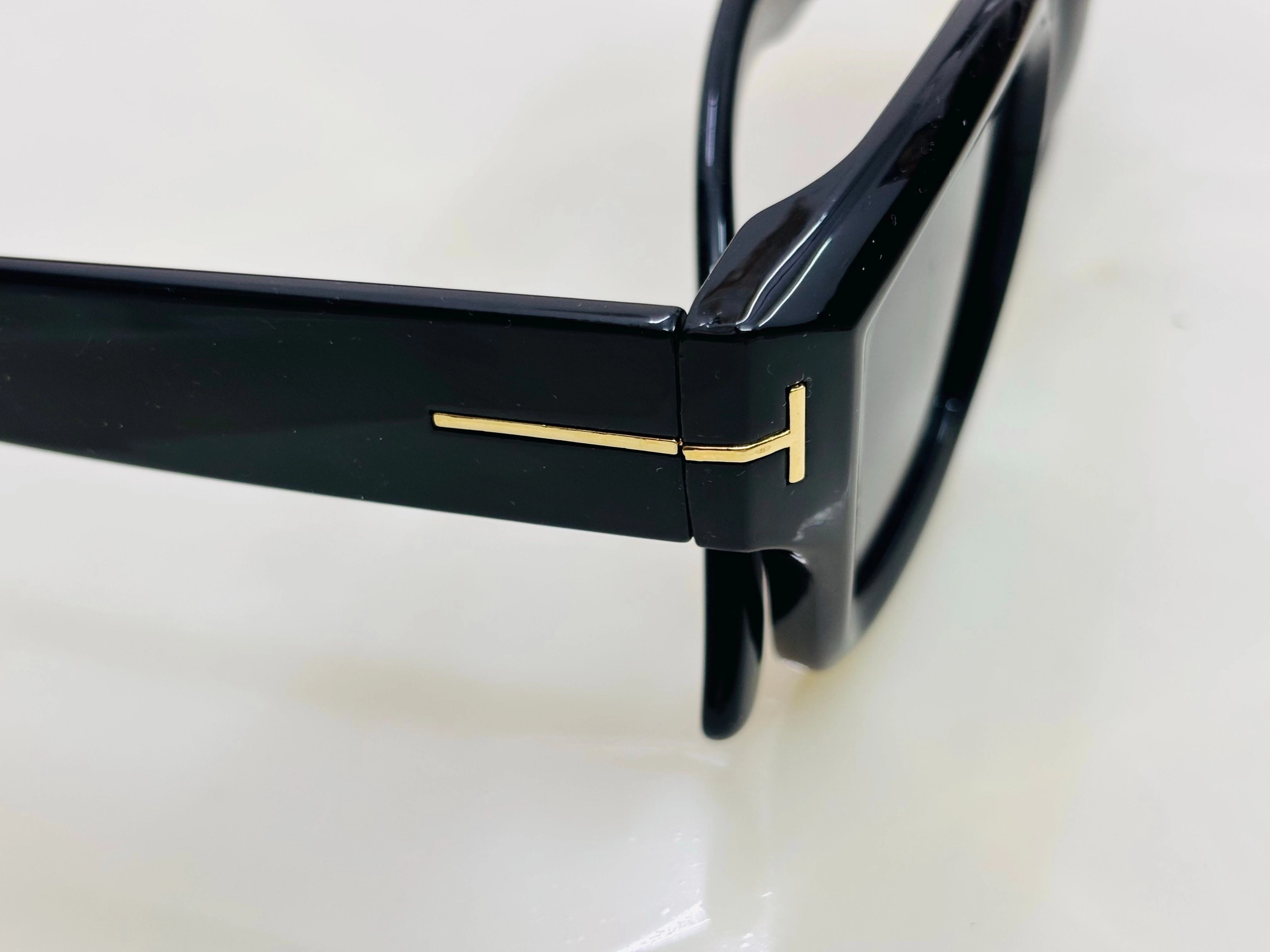 Tickkart TOM-Fo Gold T sunglass 4
