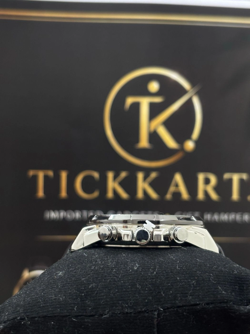 Tickkart Edif Black Leather 2