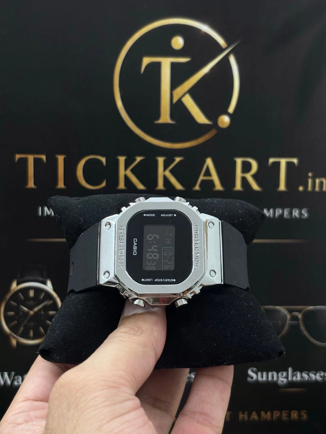 Tickkart Vintage Bold Silicone Silver Black 1