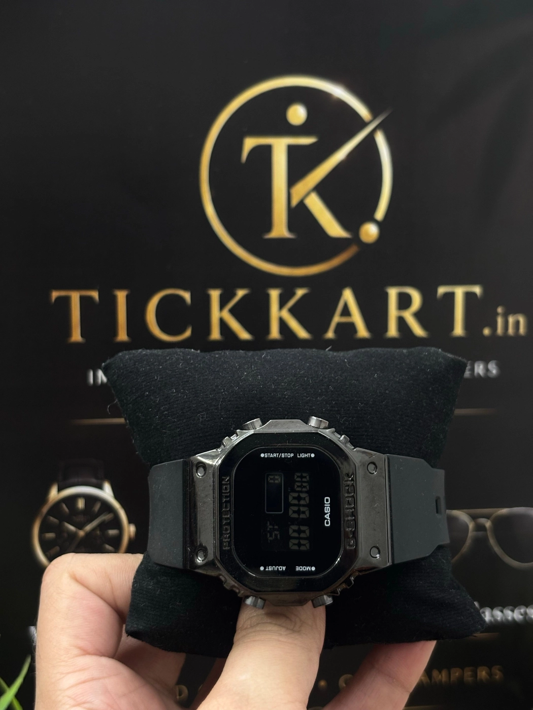 Tickkart Vintage Bold Silicone Full Black 1