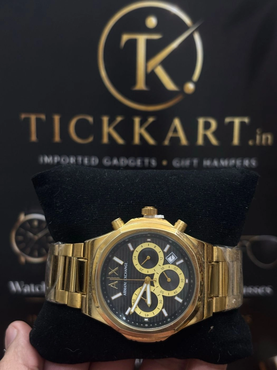 gold black