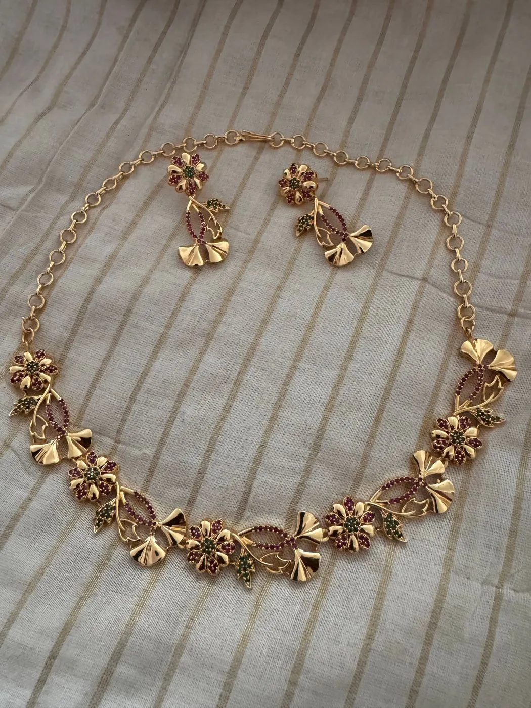 Floral Leaf Gold Necklace Set 2
