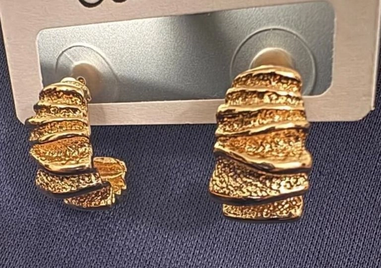 Gold-Toned Textured Earring Set (Includes 3 pairs: Multi-Strand Hoops, Ridged Huggie Hoops, and Mesh-Patterned Square Studs). 5