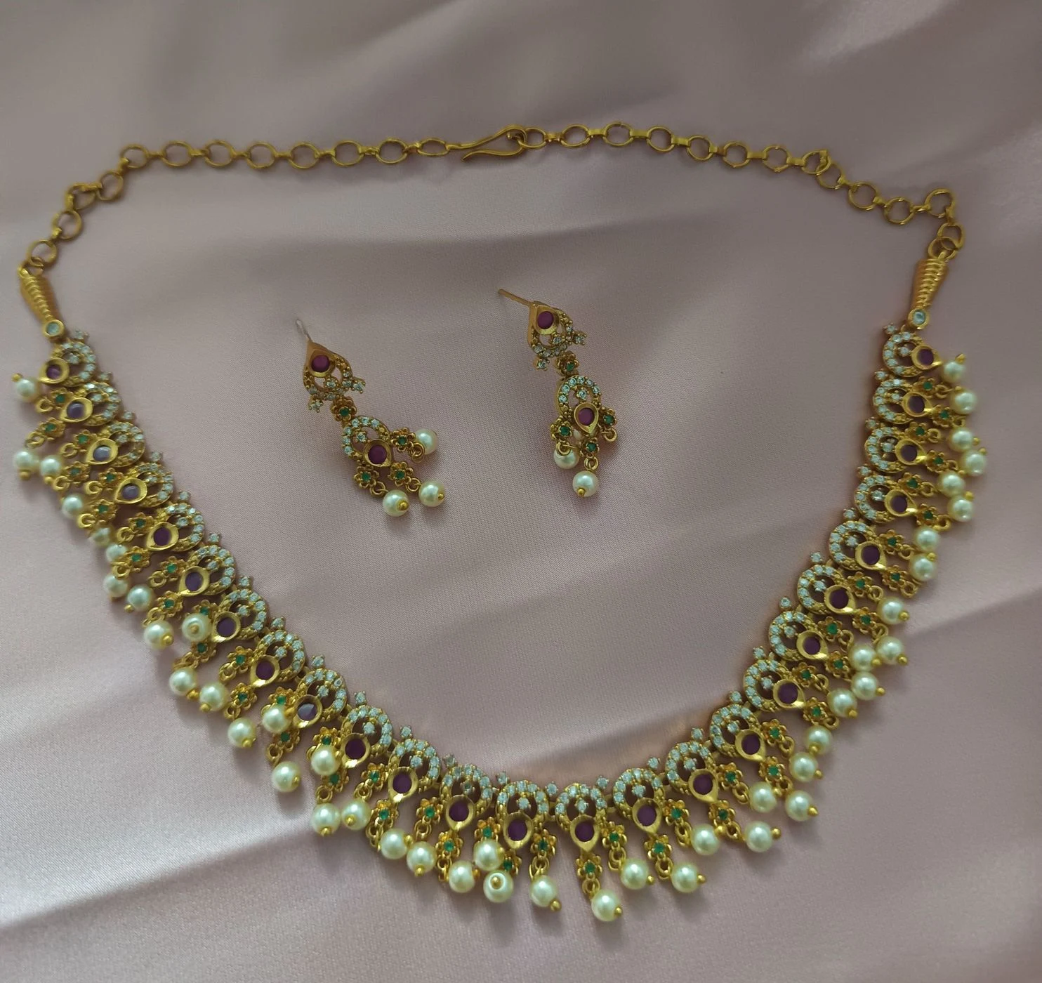 Graceful Necklace set 4