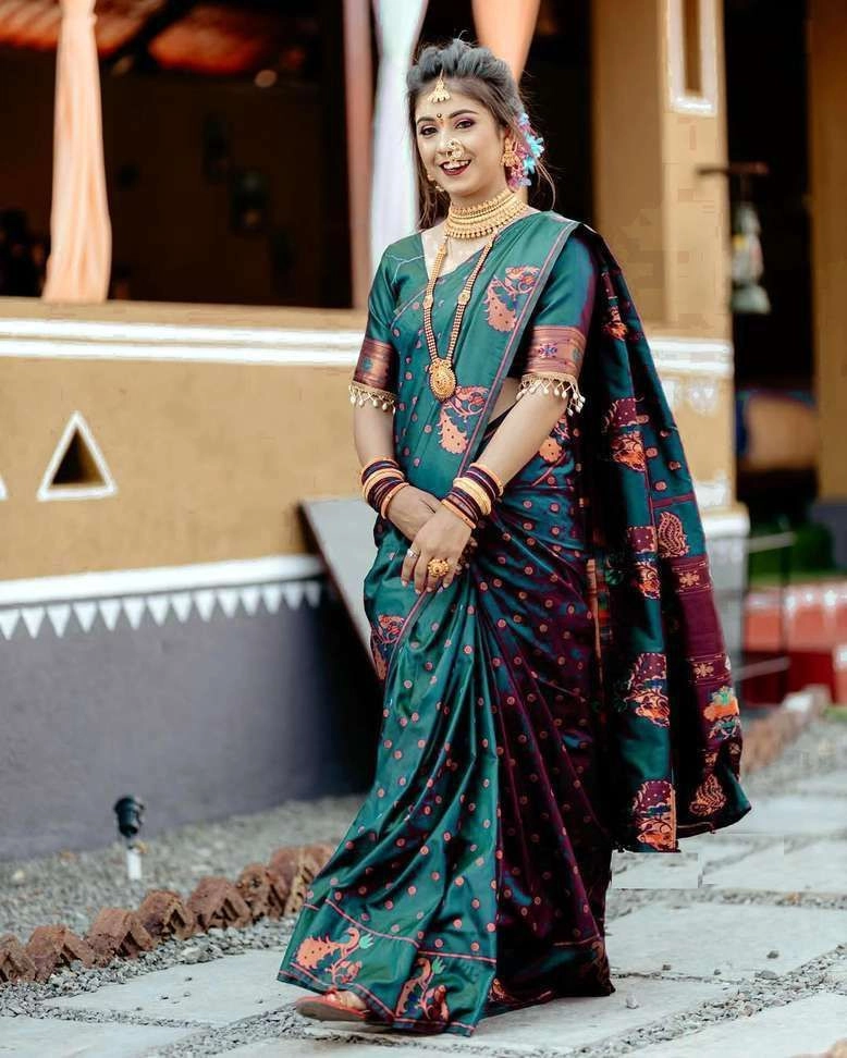 Woven Kanjivaram Silk Blend Saree with Unstitched Blouse (Light Green)