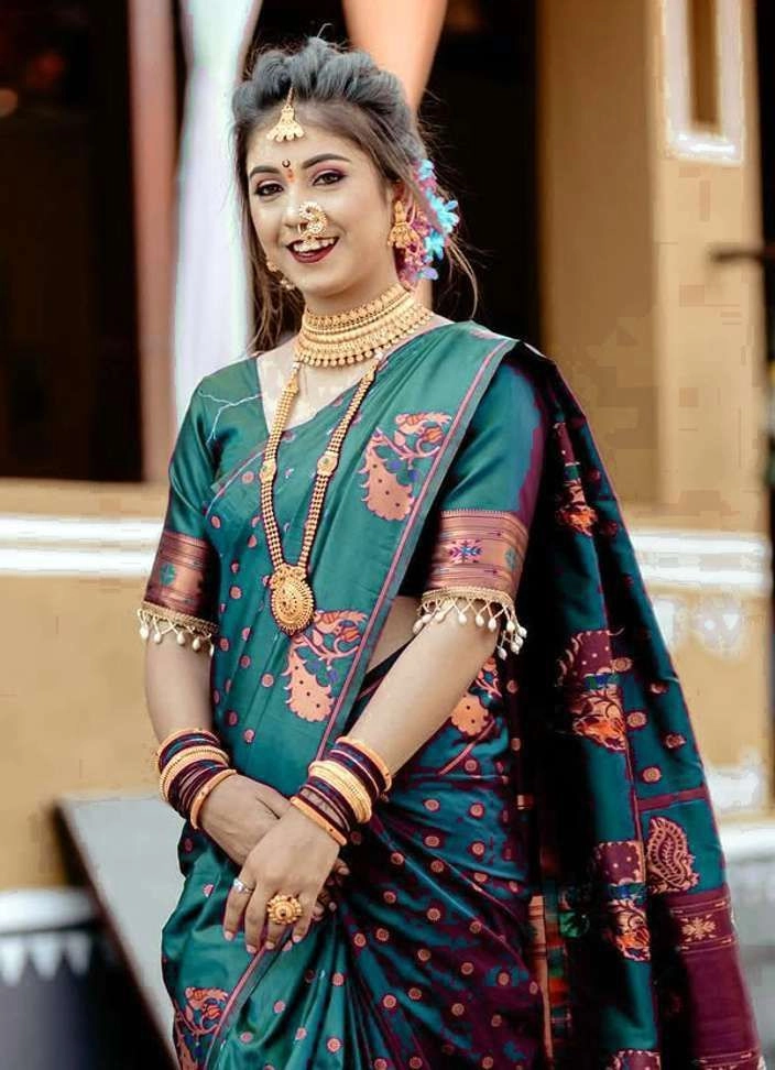 Woven Kanjivaram Silk Blend Saree with Unstitched Blouse (Light Green)