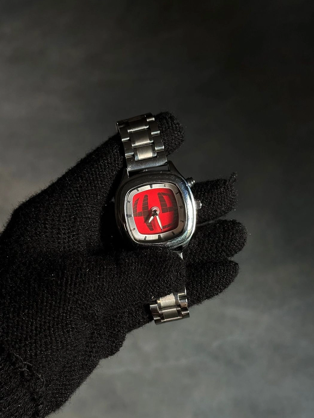 M8 Dual Crown-Red 1