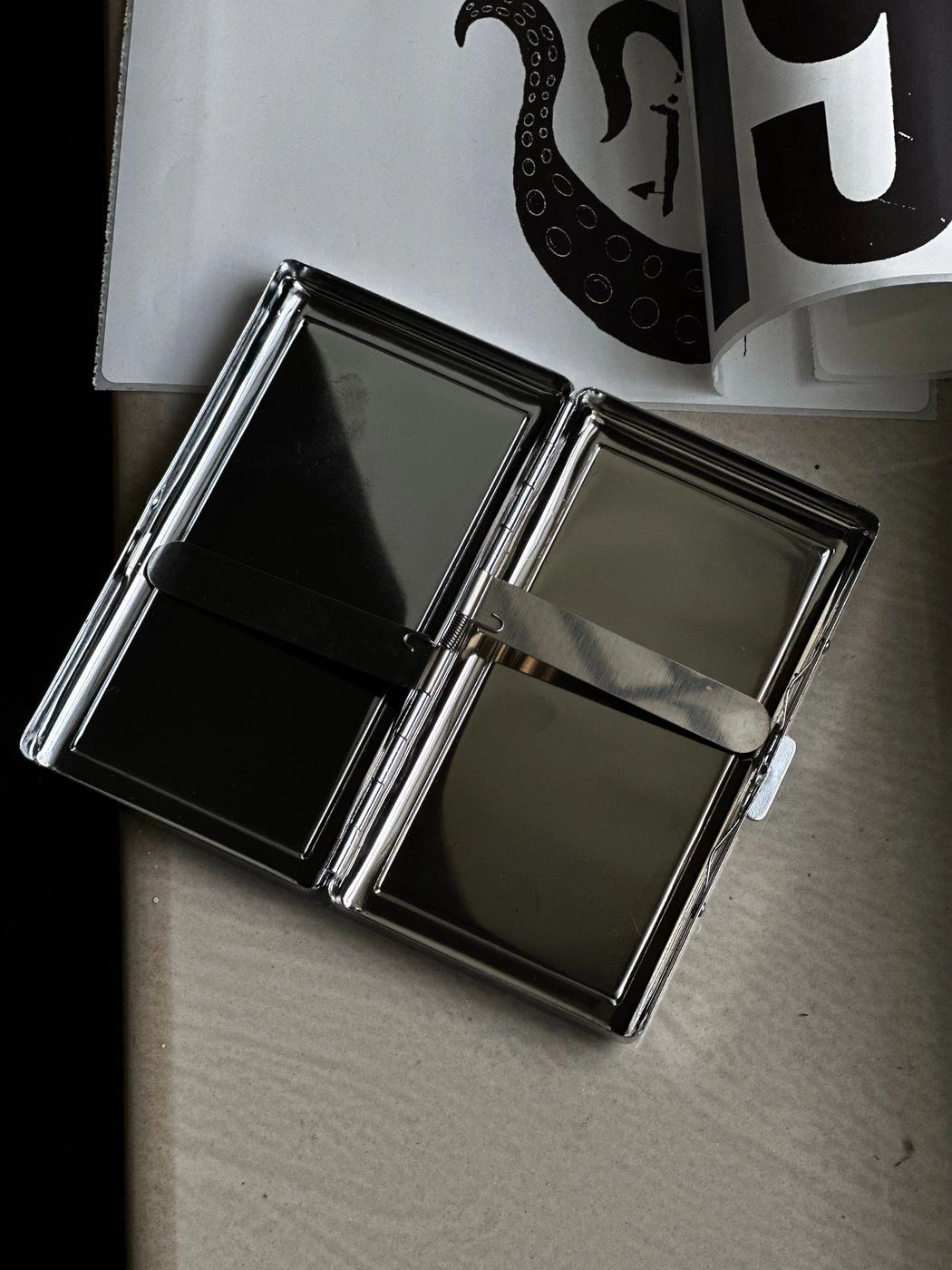 Noir Vault Metal Cig Wallet 2