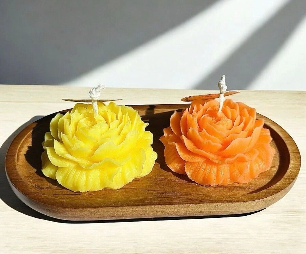 Scented Two Daisy candle