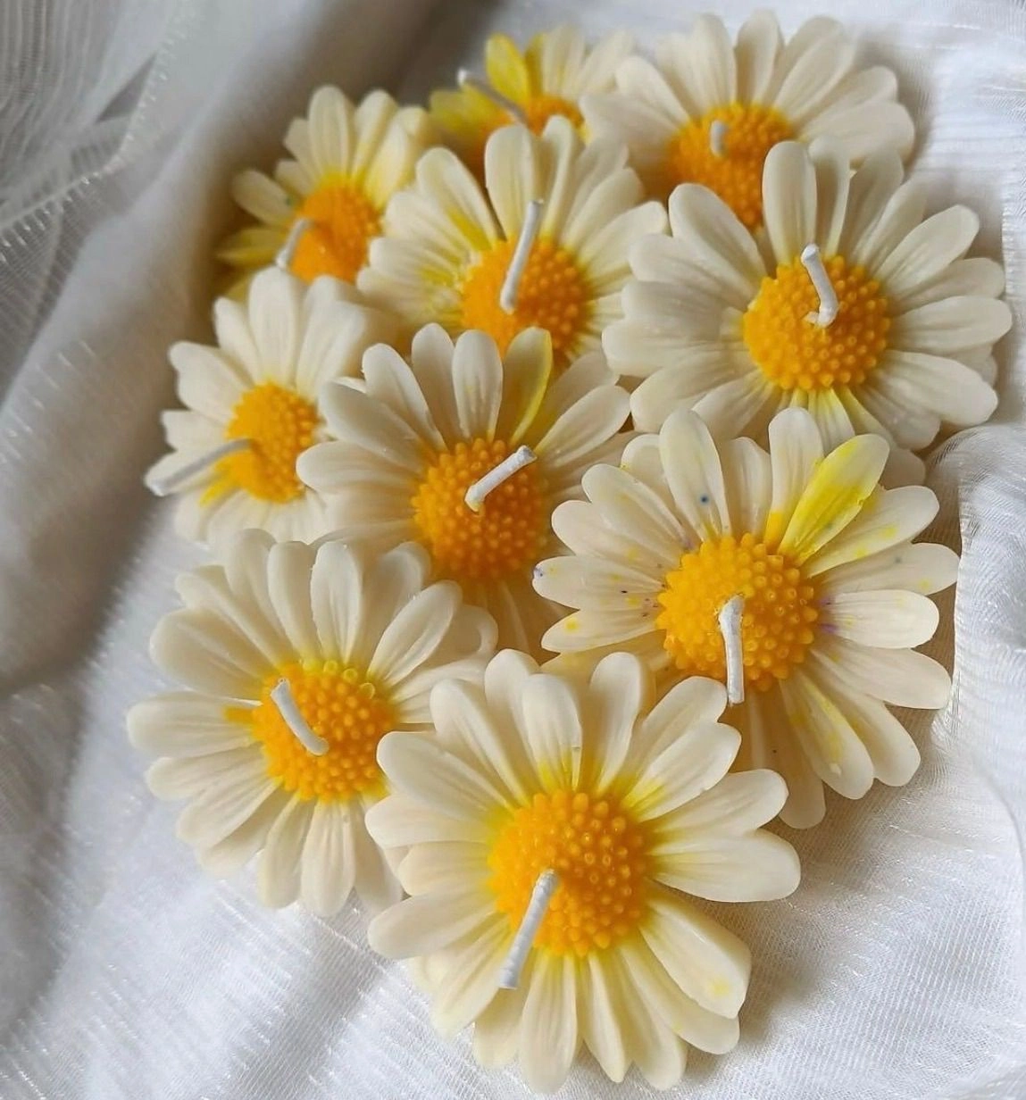 Yellow daisy scented candle 4 pcs