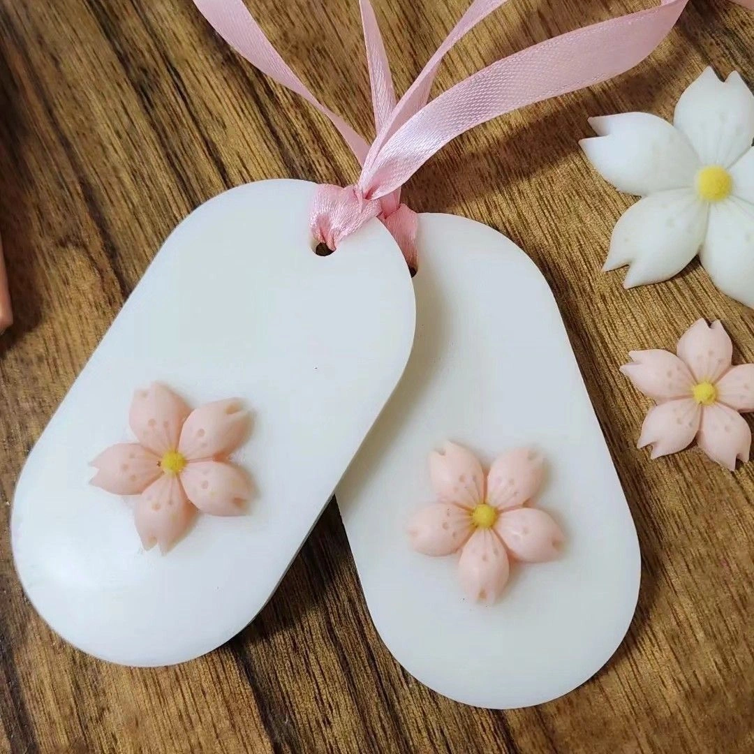 Sandal wood wax sachet