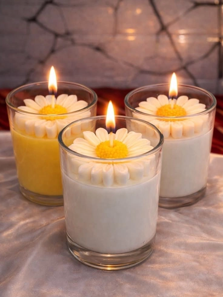 Daisy glass scented candle lavender