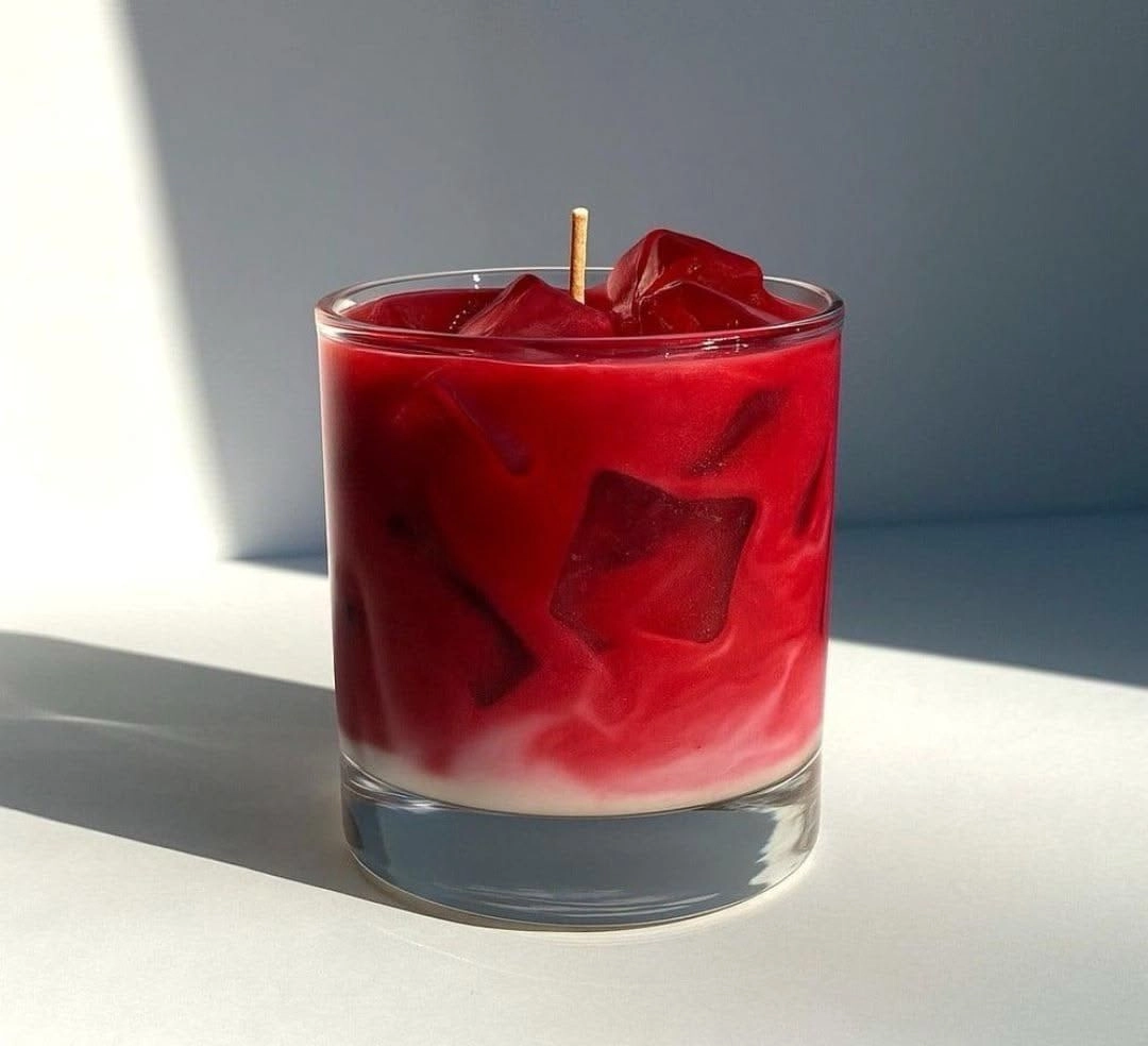 Velvet Red Ice latte  candle