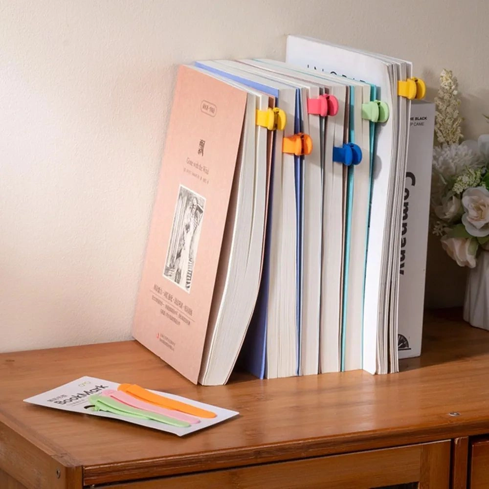 3Pcs Automatic Bookmark, Silicone Smart Book Marks,Cute Unique Book Markers Bookmark Clip Reading Accessories Gifts for Book Lovers (1 Yellow+1 Red+1 Blue) 8