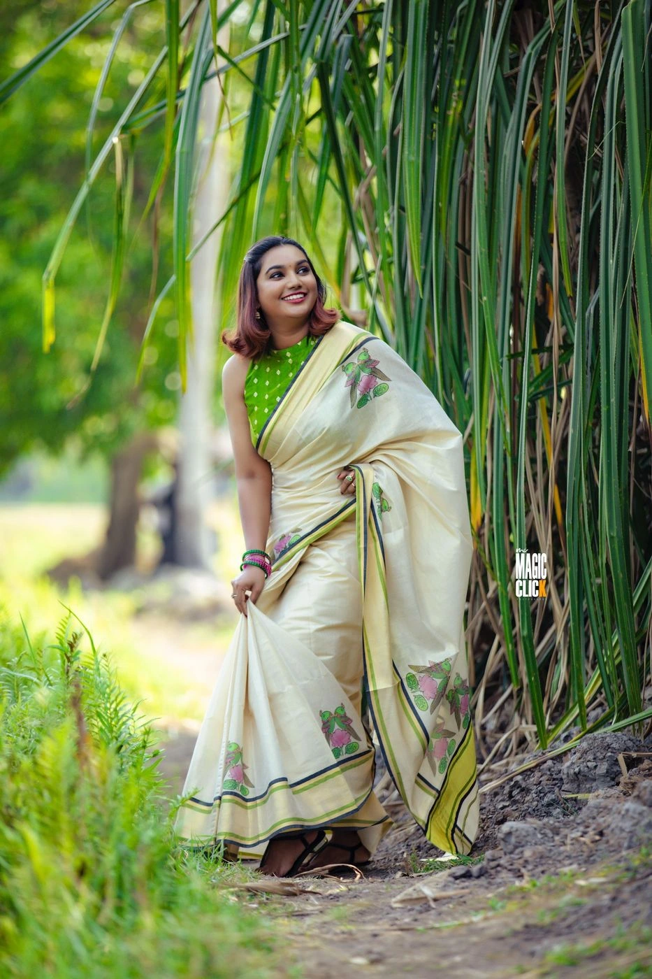 Rajachitra digital printed Tissue Saree 1