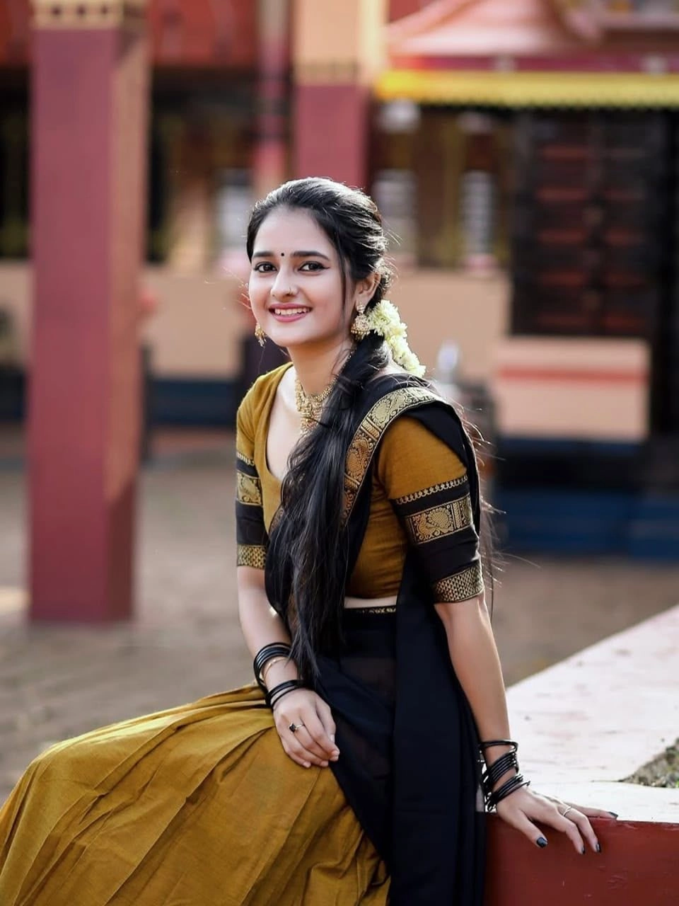 Kanjivaram Lehenga with Blouse, Dupatta, Drawstring. 3
