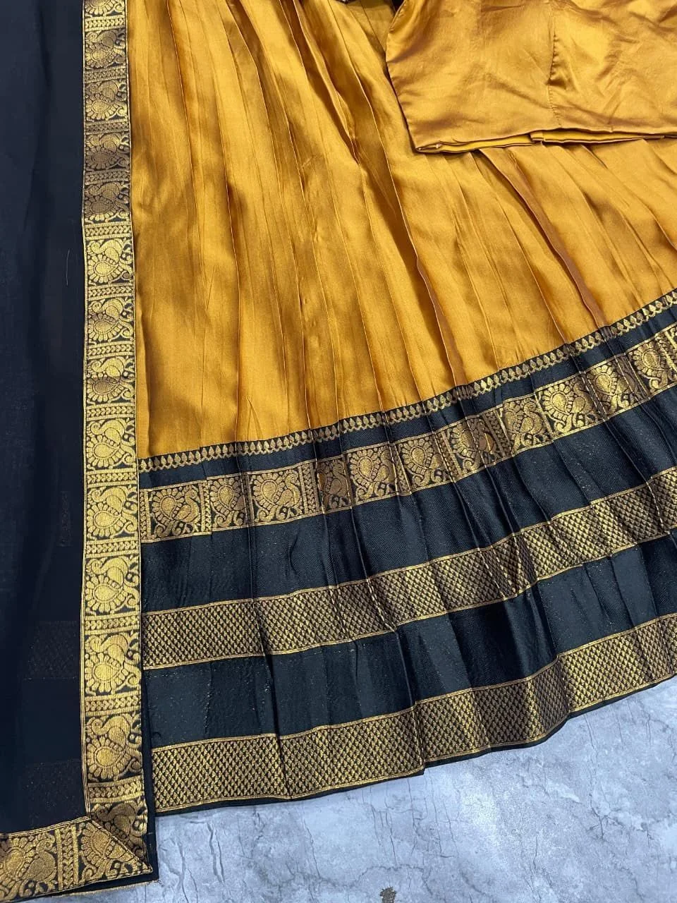 Kanjivaram Lehenga with Blouse, Dupatta, Drawstring. 6