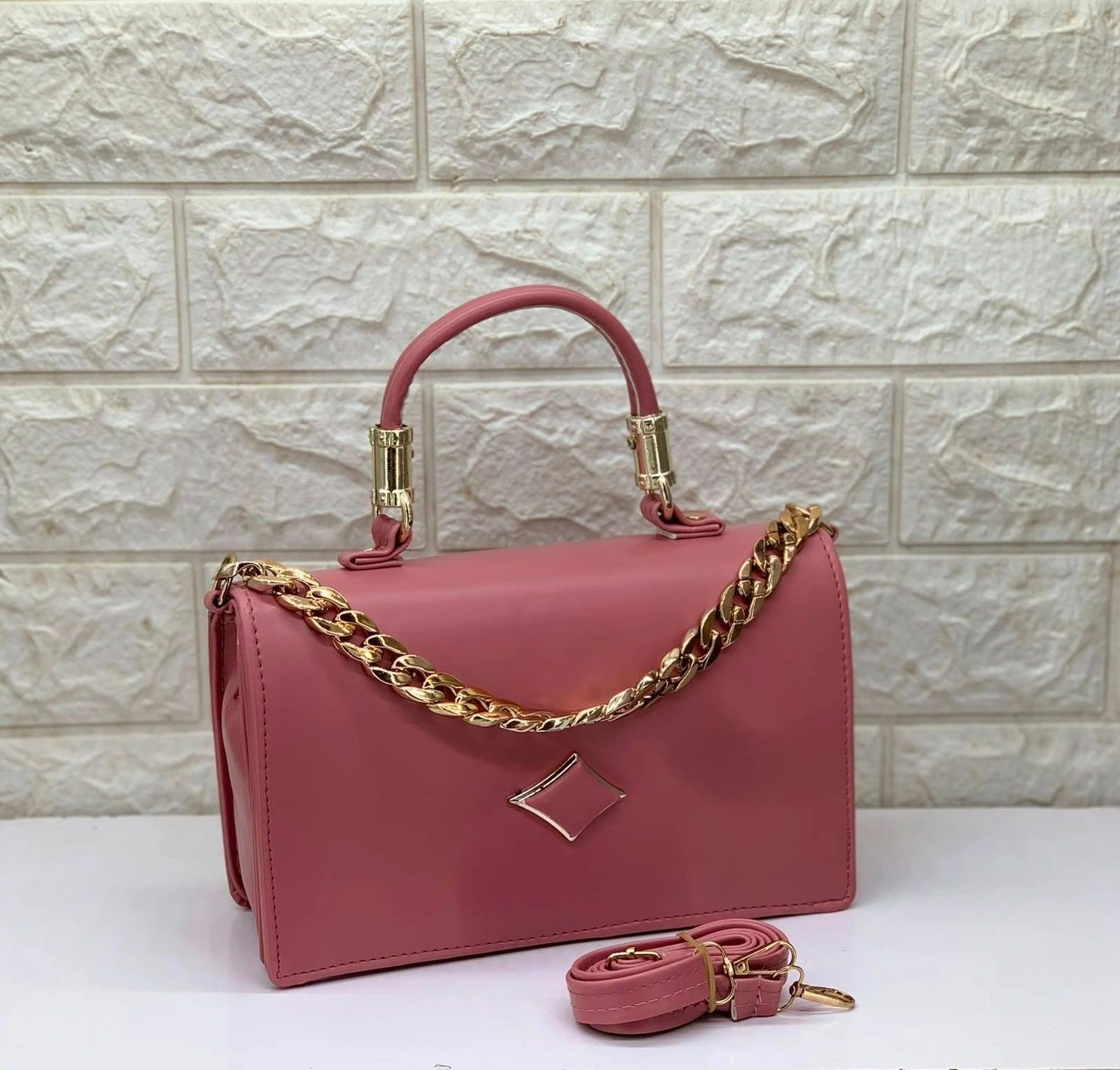 *Wonderful Sling Bag For Women And Girls*
❤️♥️✅❤️♥️ 1