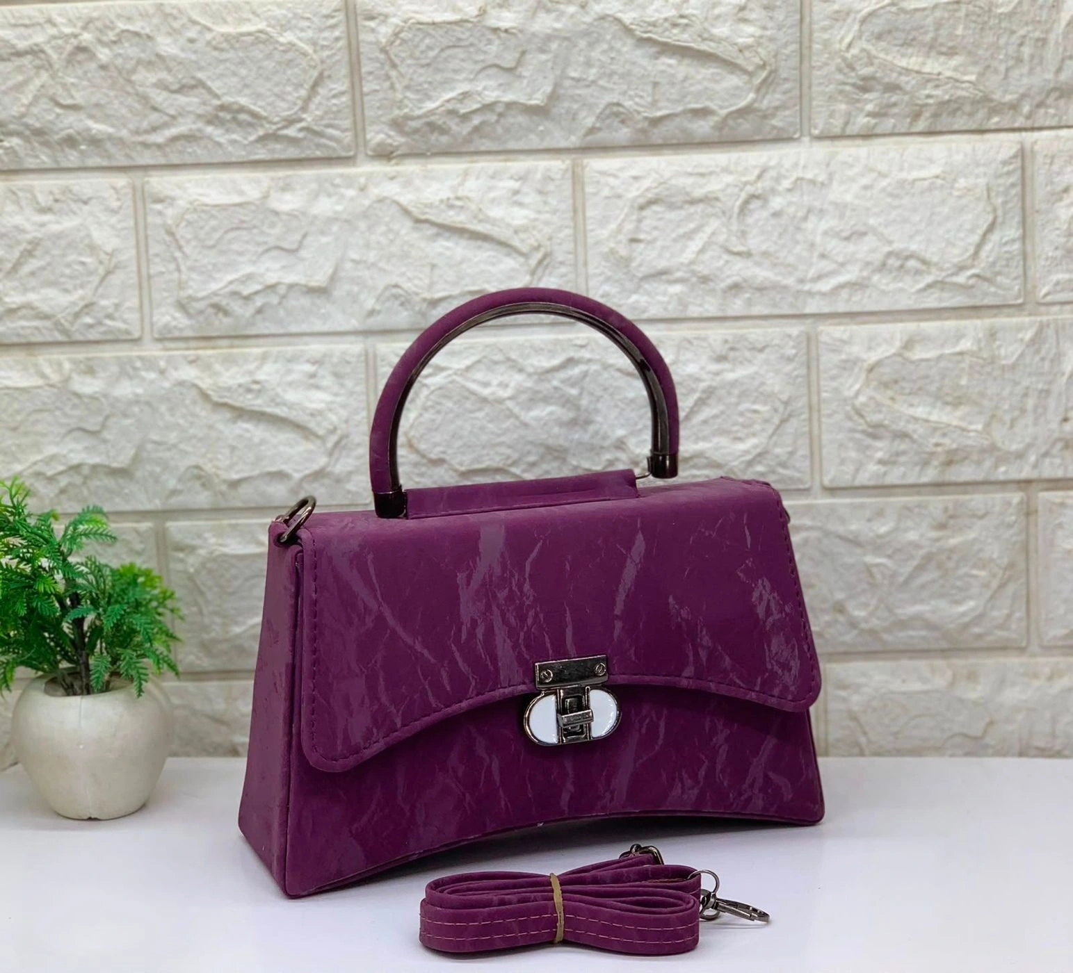 *Trendy Sling Bag for Women And Girls*
 💚💕💚💕 1