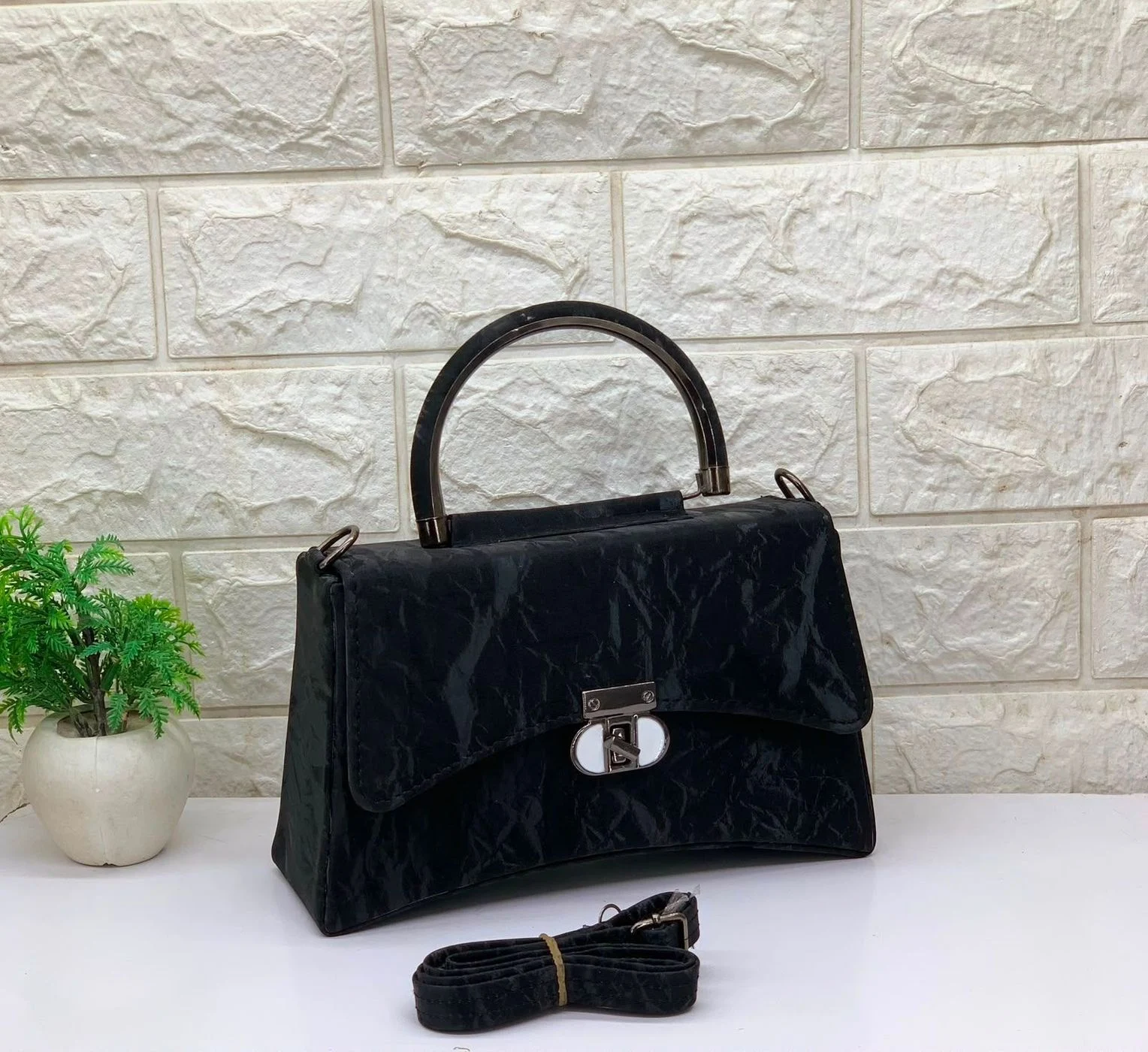 *Trendy Sling Bag for Women And Girls*
 💚💕💚💕 4