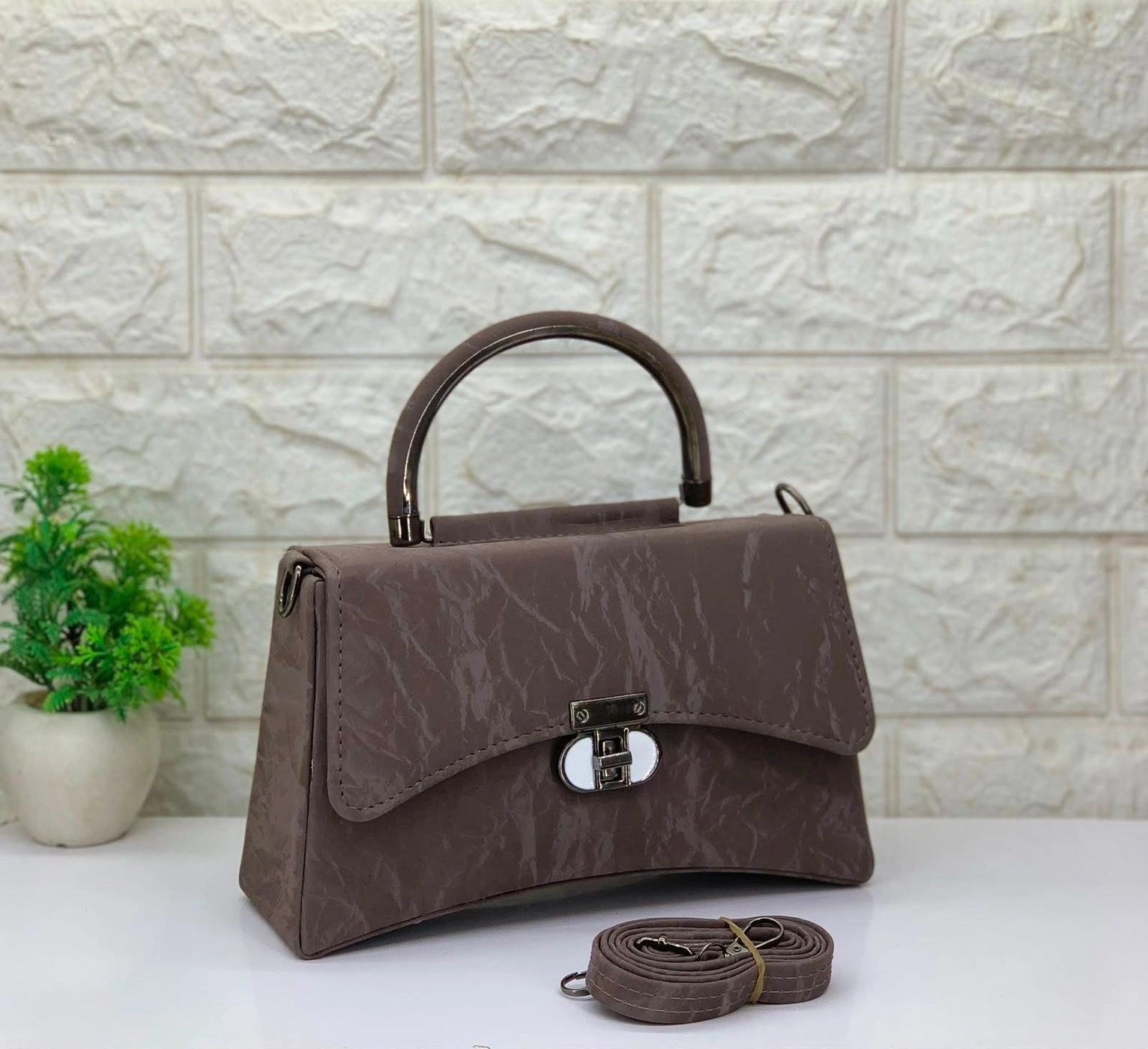 *Trendy Sling Bag for Women And Girls*
 💚💕💚💕 6