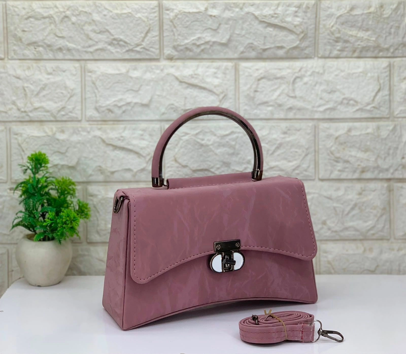 *Trendy Sling Bag for Women And Girls*
 💚💕💚💕 7