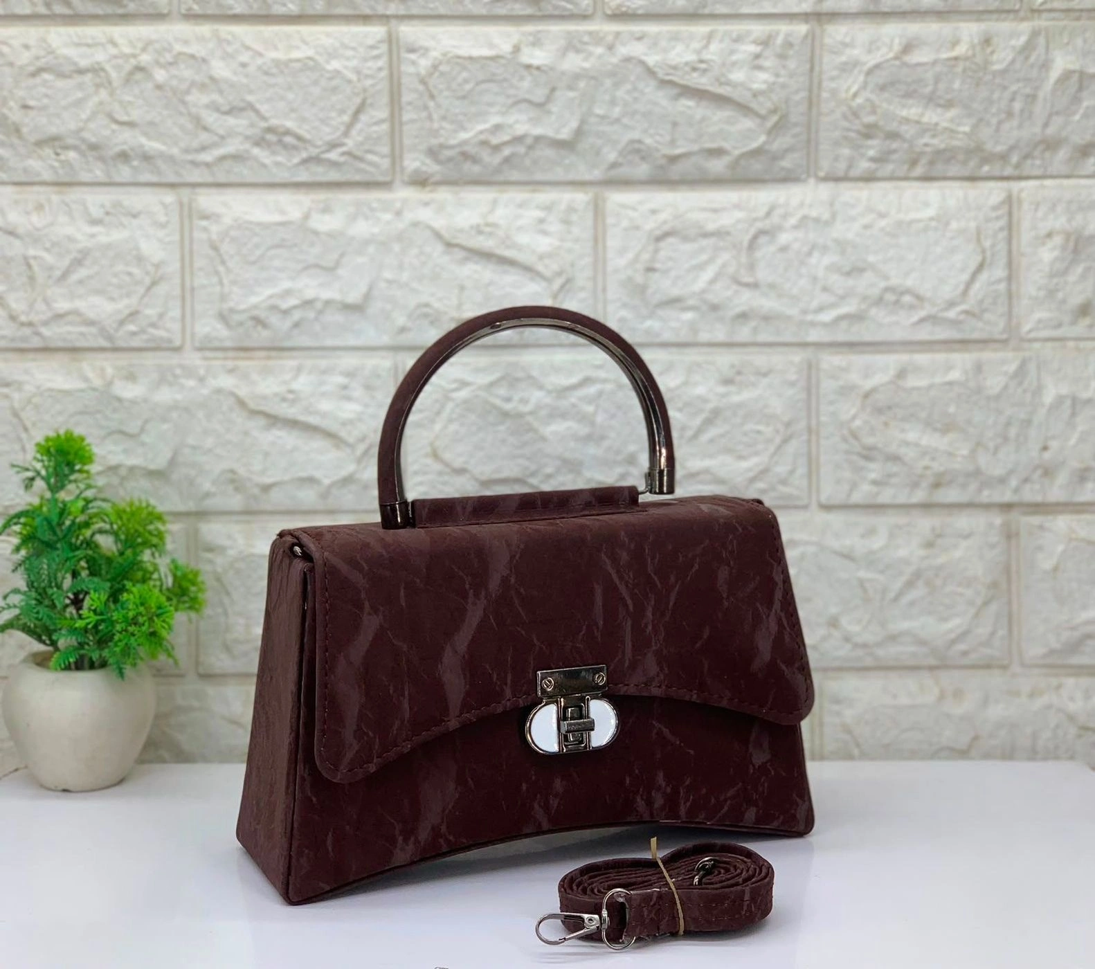 *Trendy Sling Bag for Women And Girls*
 💚💕💚💕 8