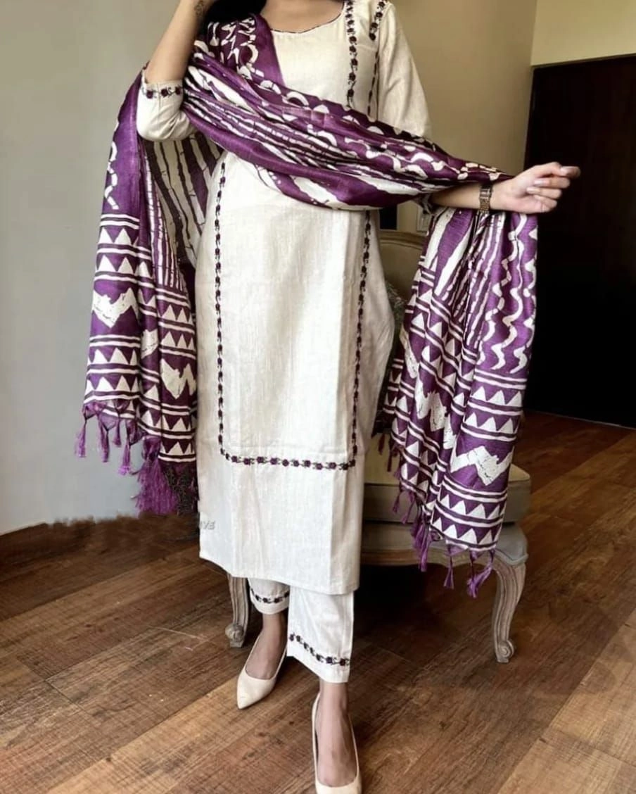 Handloom cotton kurta pant and khadi silk ikkat print  Dupatta set. 3