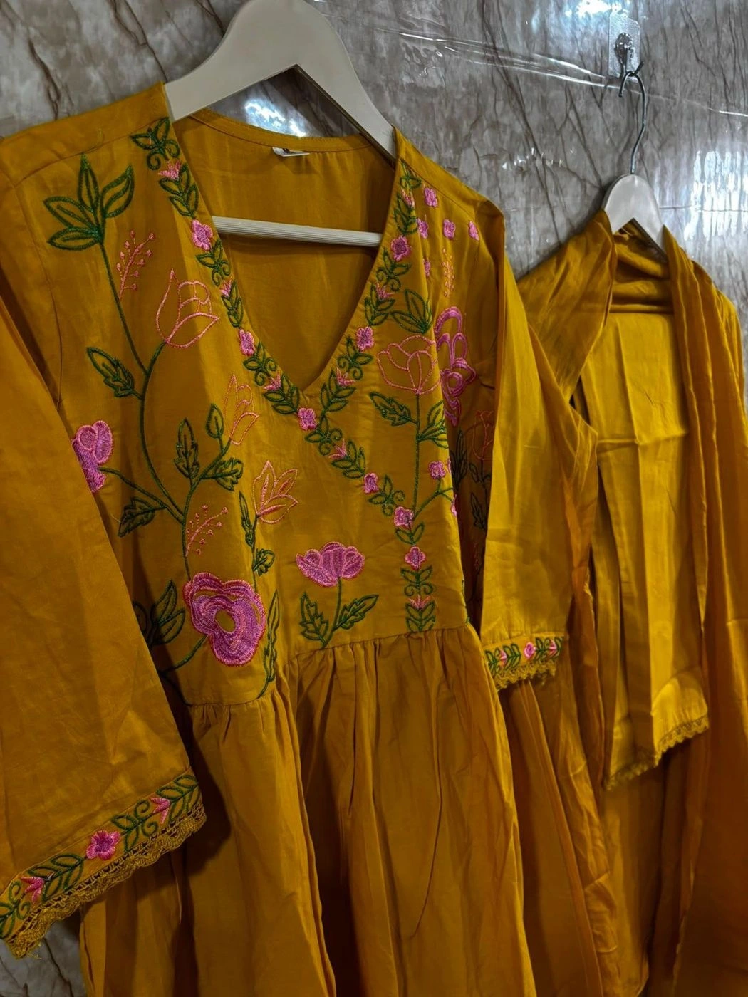 ANARKALI EMBROIDERY 
KURTA PANT WITH DUPPATA SET 7