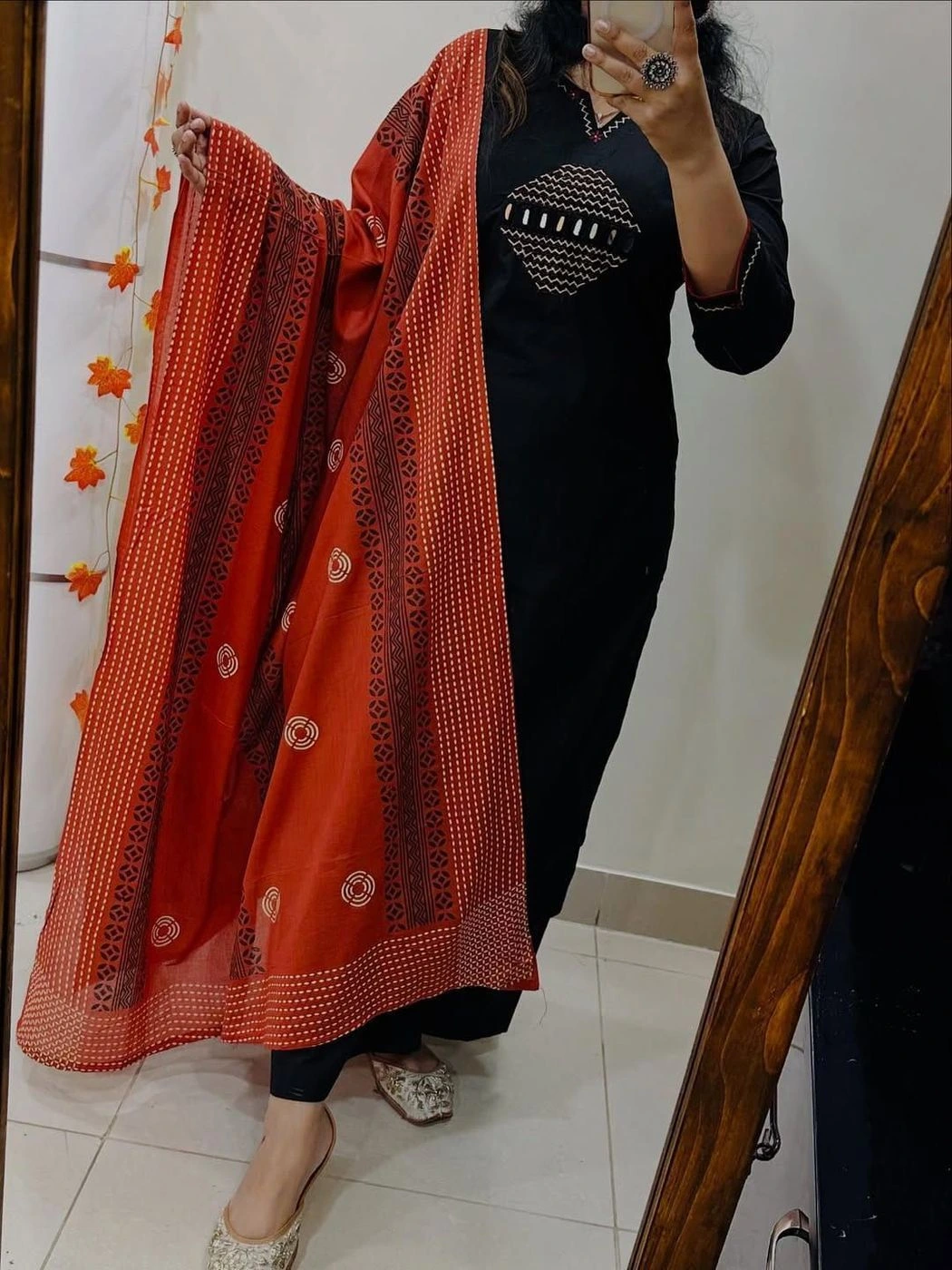 Stylish Ethnic Kurti Pant Dupatta Set 1