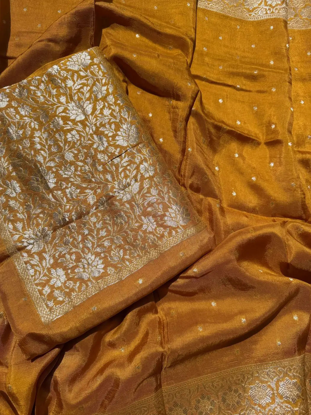 Banarasi unstitched suit