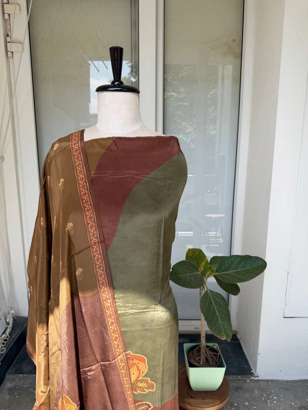 Crape unstitched suit set 1