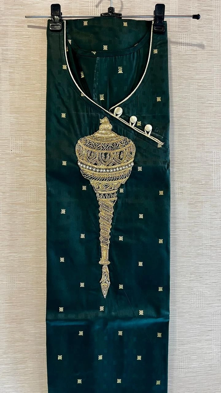 Green cotton kurta with hand embroidery Gada motifs